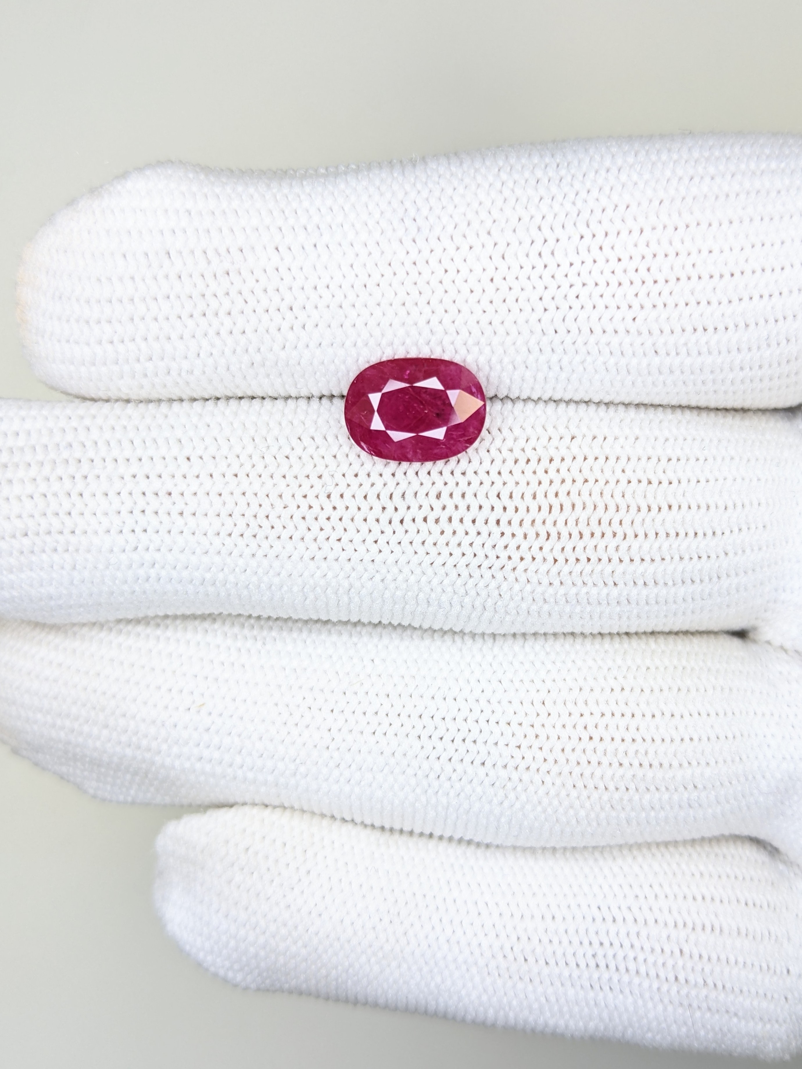 RUBY Oval: 2.63ct