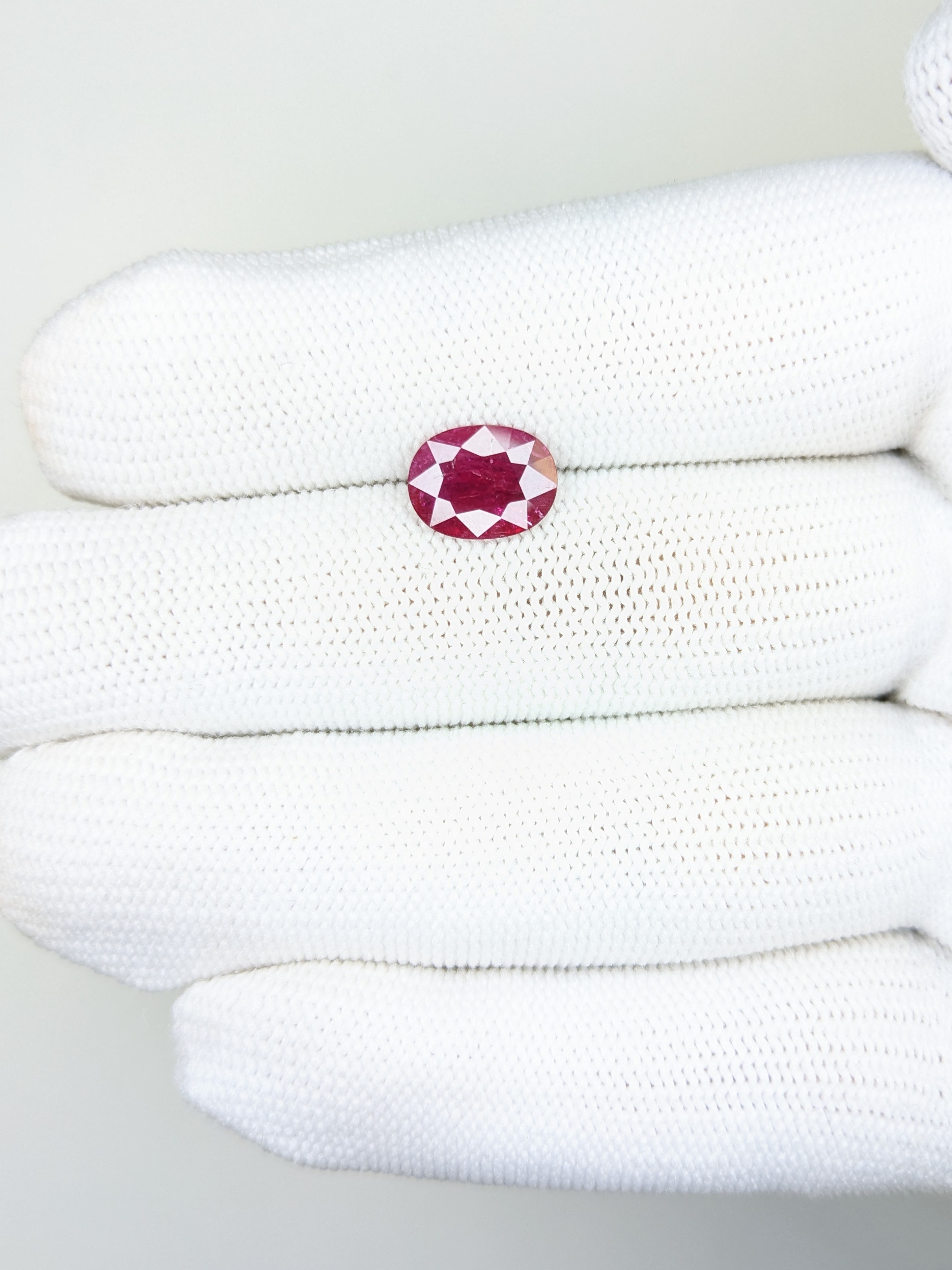RUBY Oval: 1.91ct