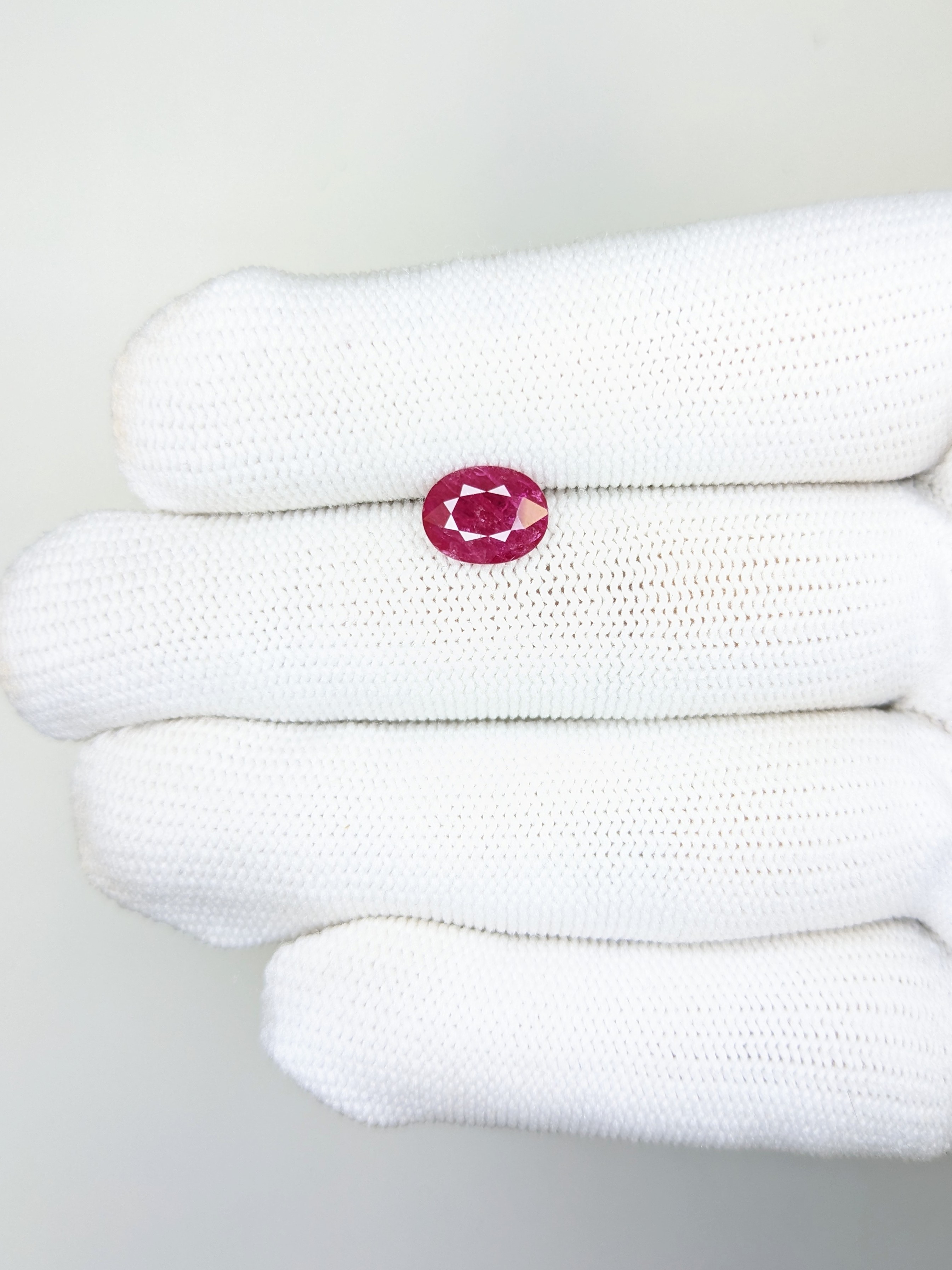 RUBY Oval: 1.80ct