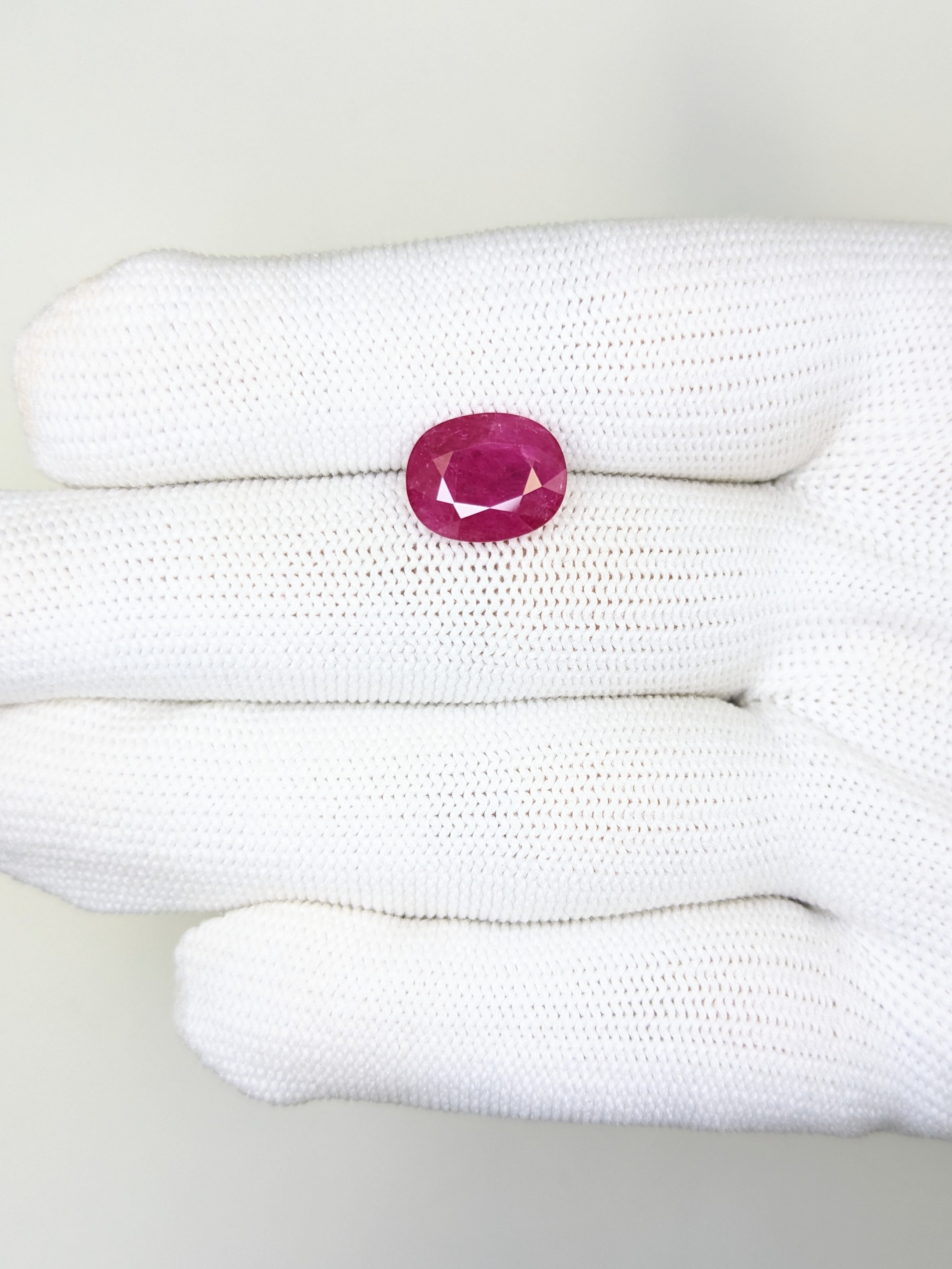 RUBY Oval: 4.97ct