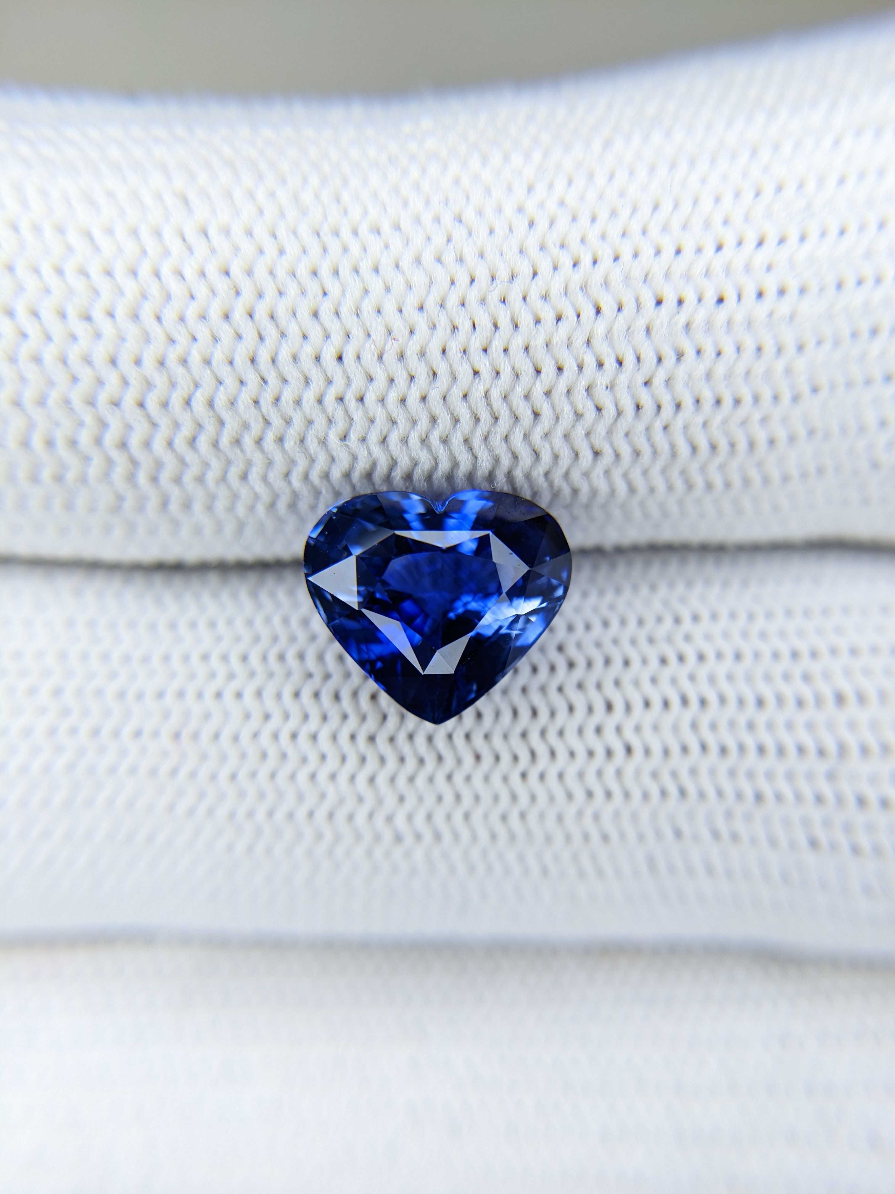 Sapphire Heart Shape: 4.02ct