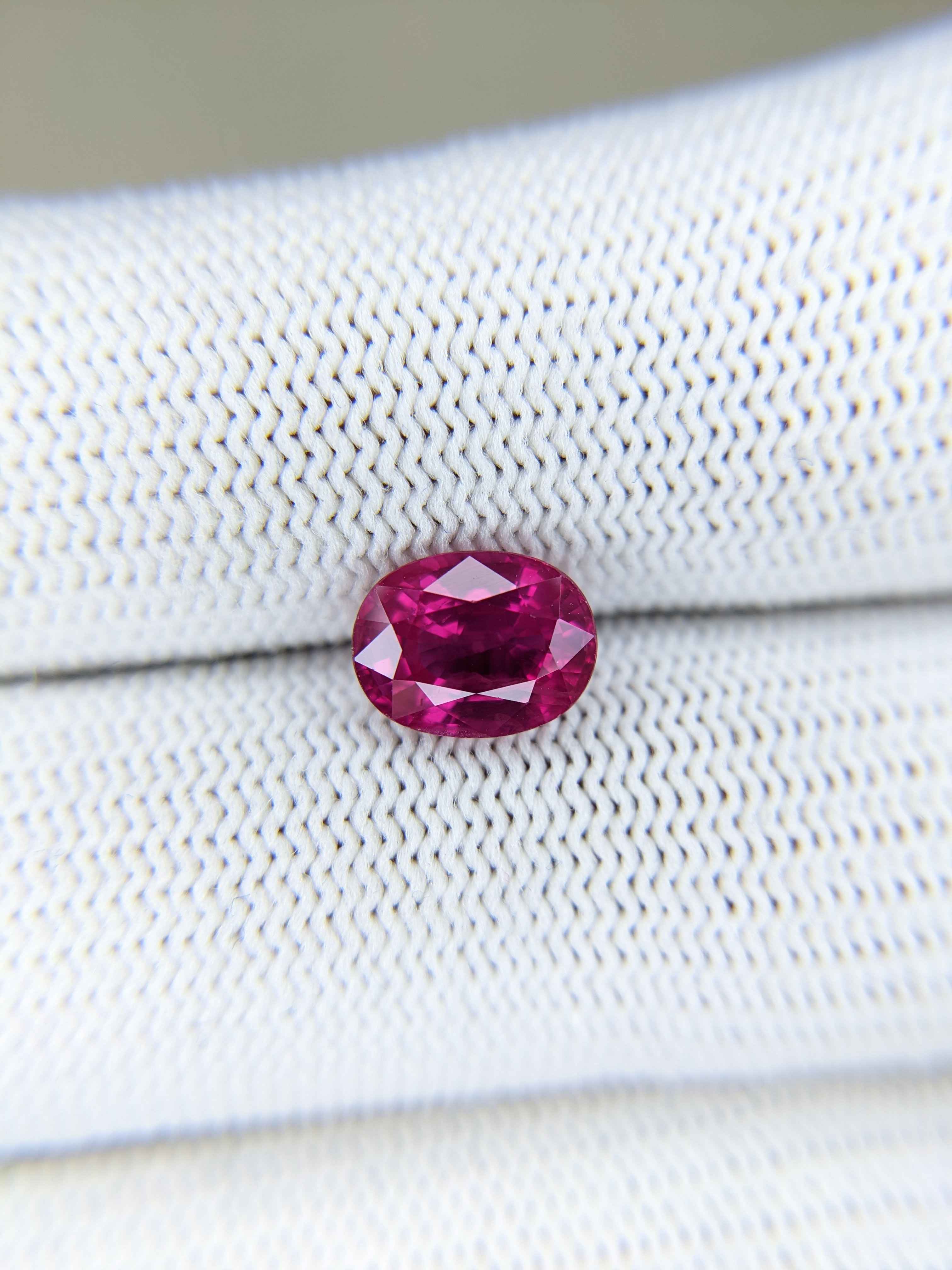Ruby Oval: 2.37ct