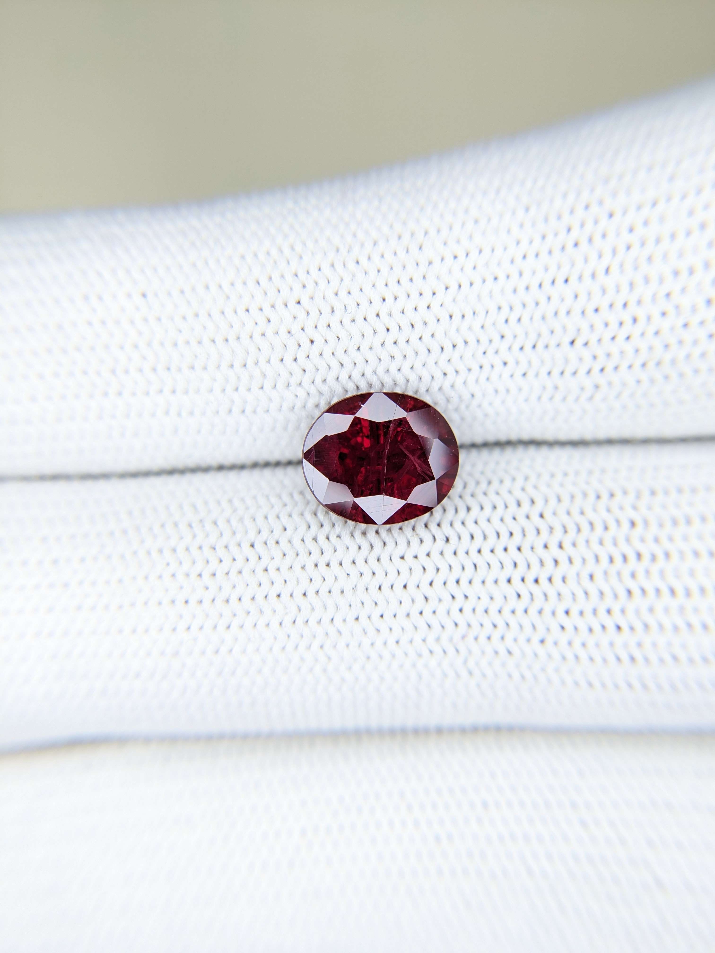 Ruby Oval: 3.16ct