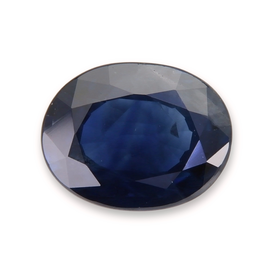 Sapphire Oval: 2.37ct