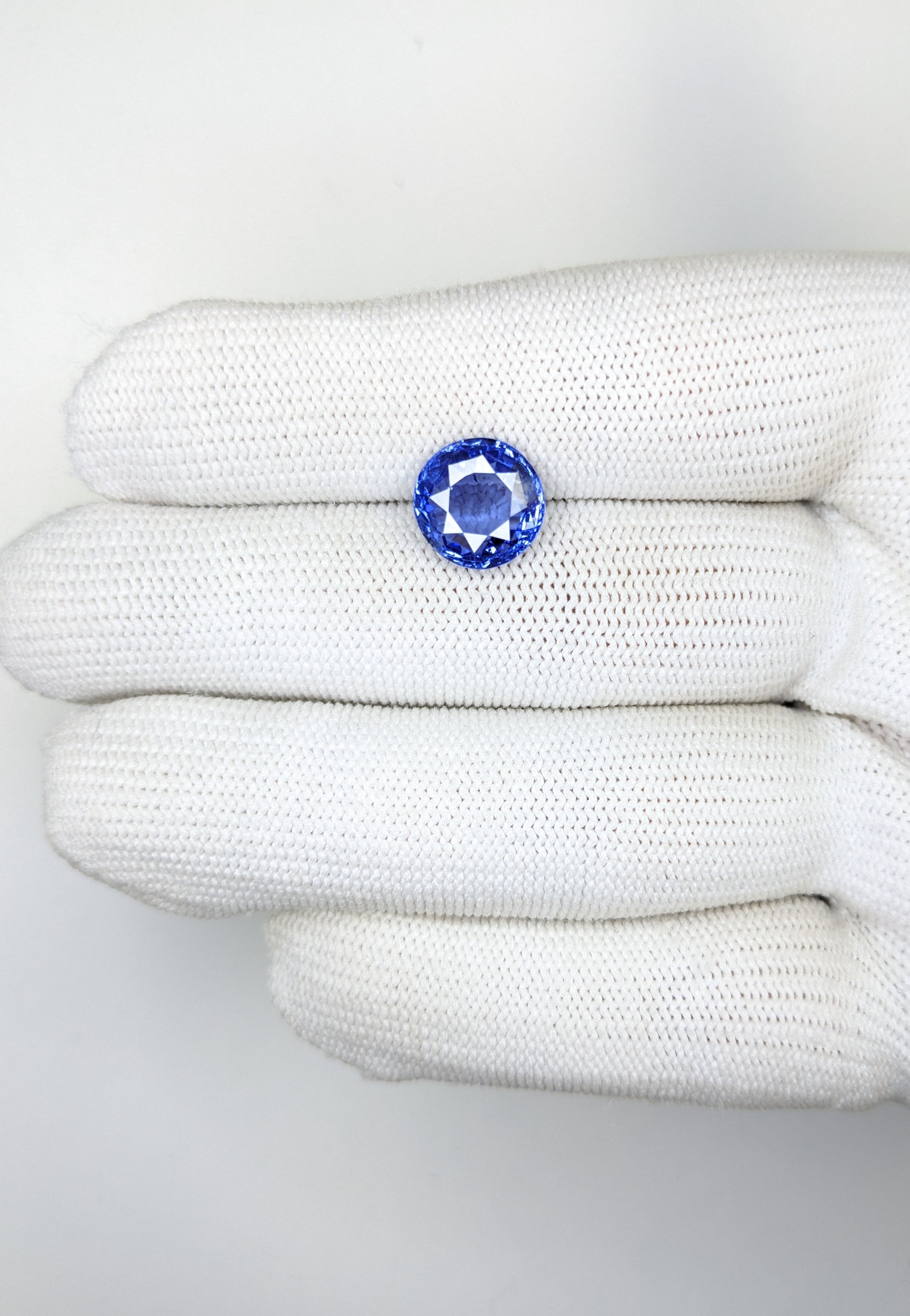 Sapphire Round: 4.47ct