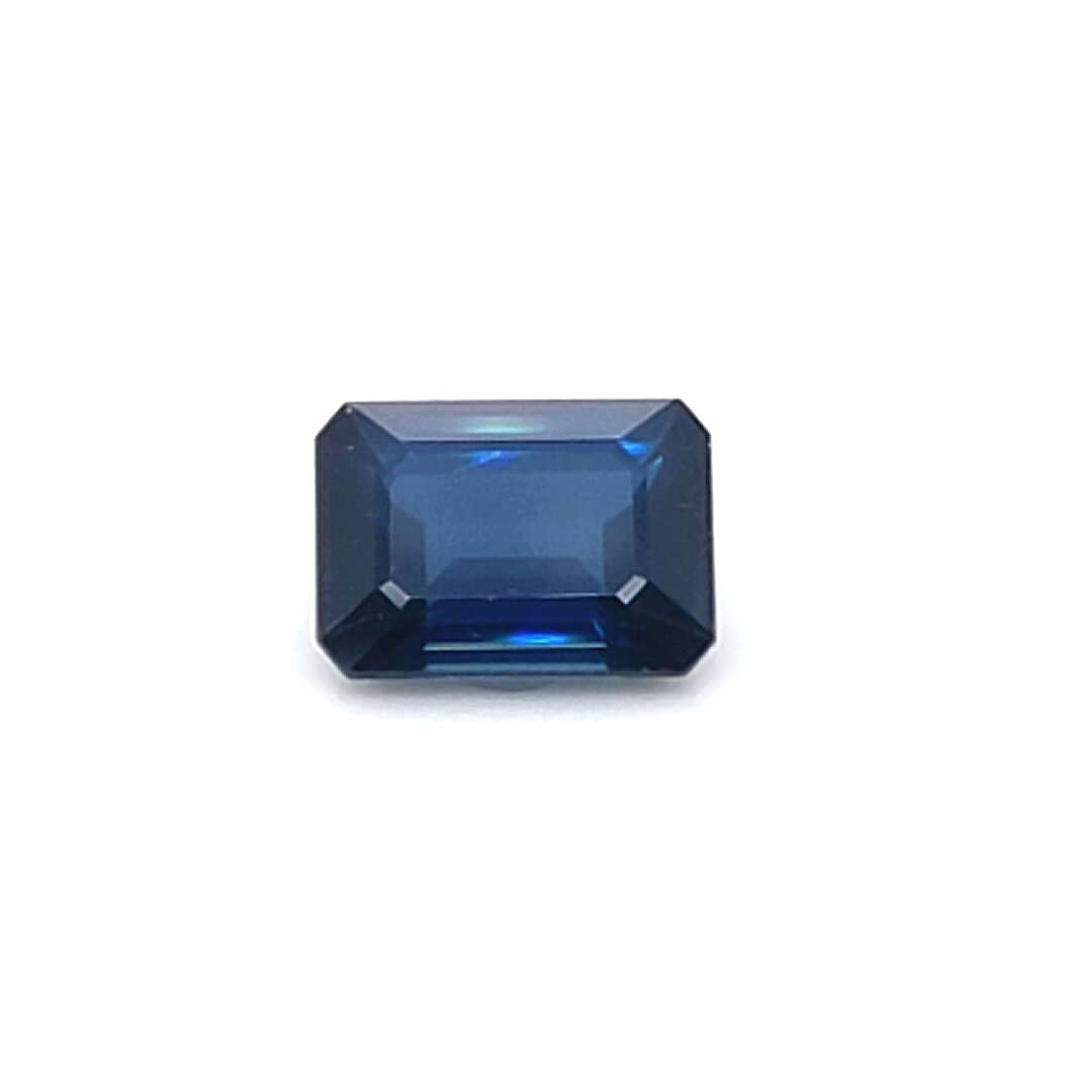 Blue Sapphire Emerald Cut: 2.05ct