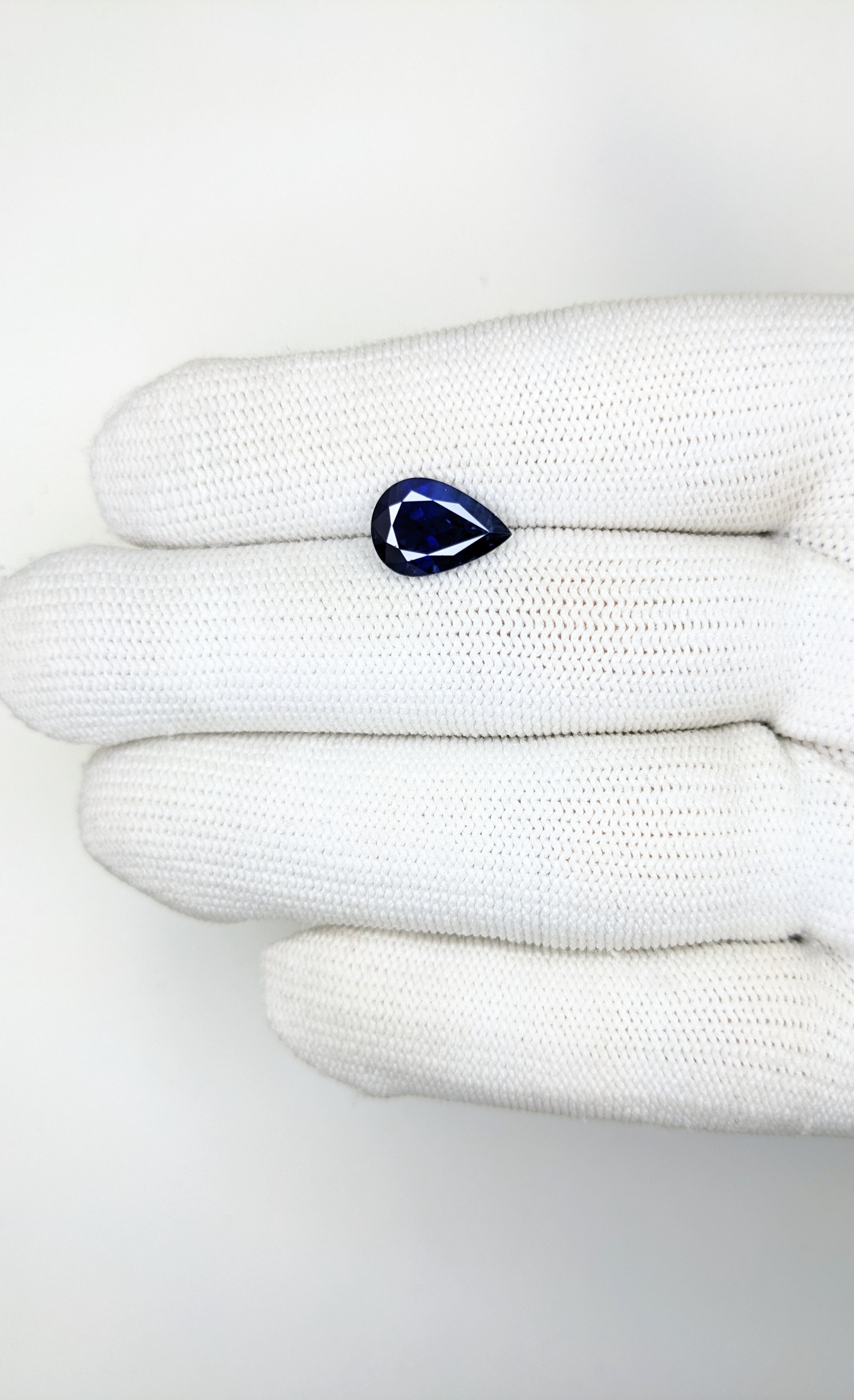 Sapphire Pear: 3.54ct