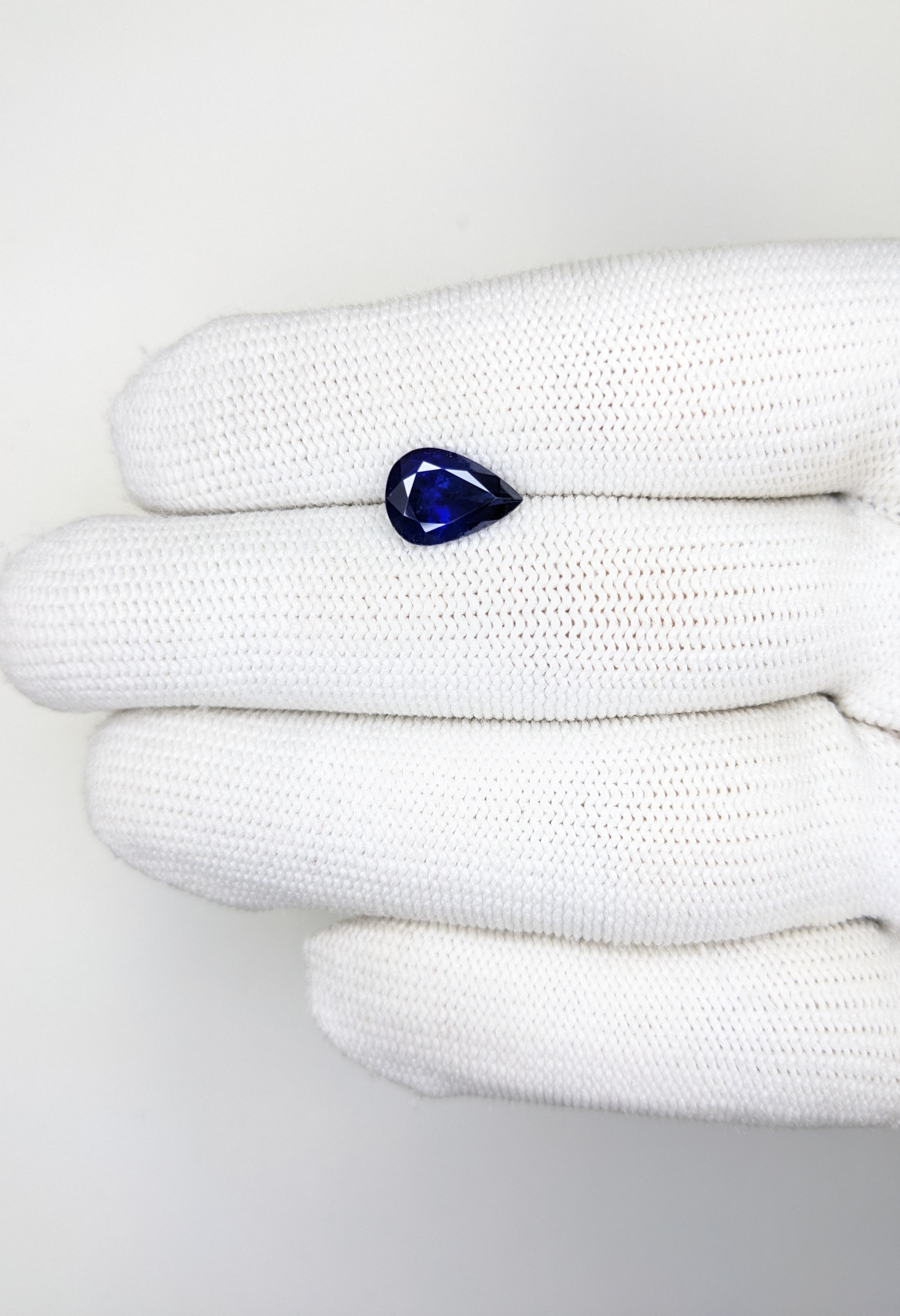 Sapphire Pear: 2.66ct