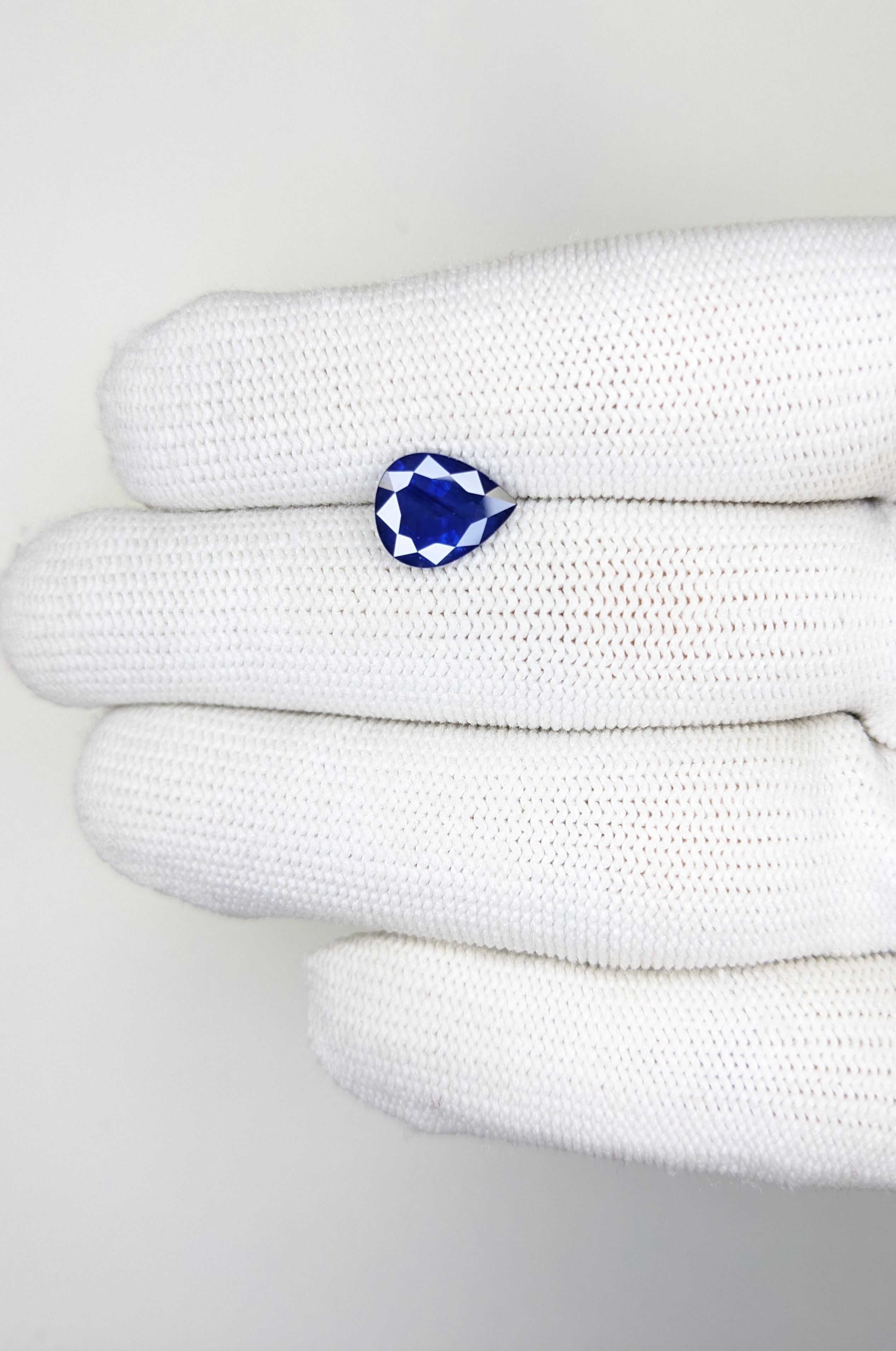 Sapphire Pear: 2.67ct