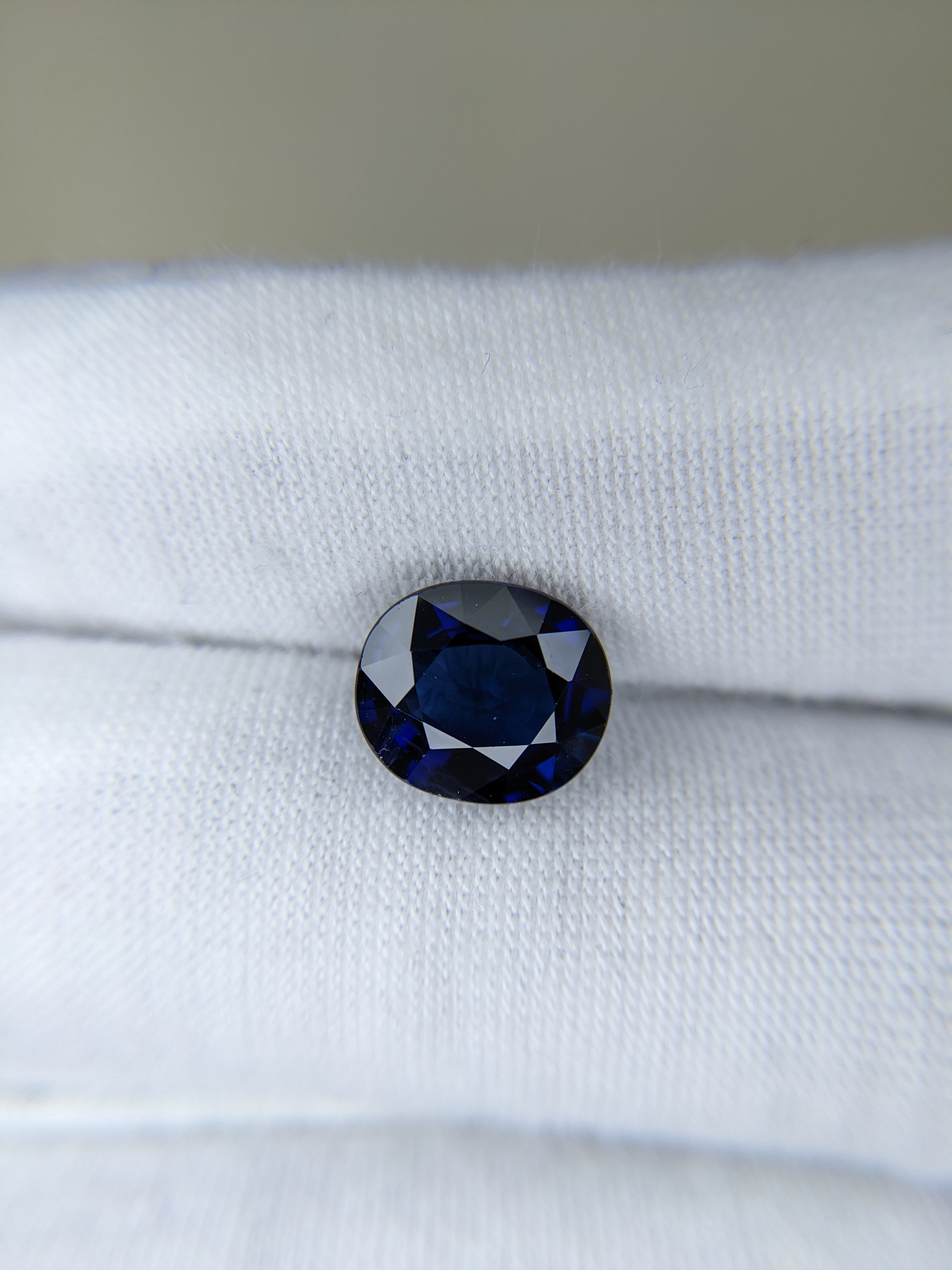 Sapphire Oval: 3.64ct