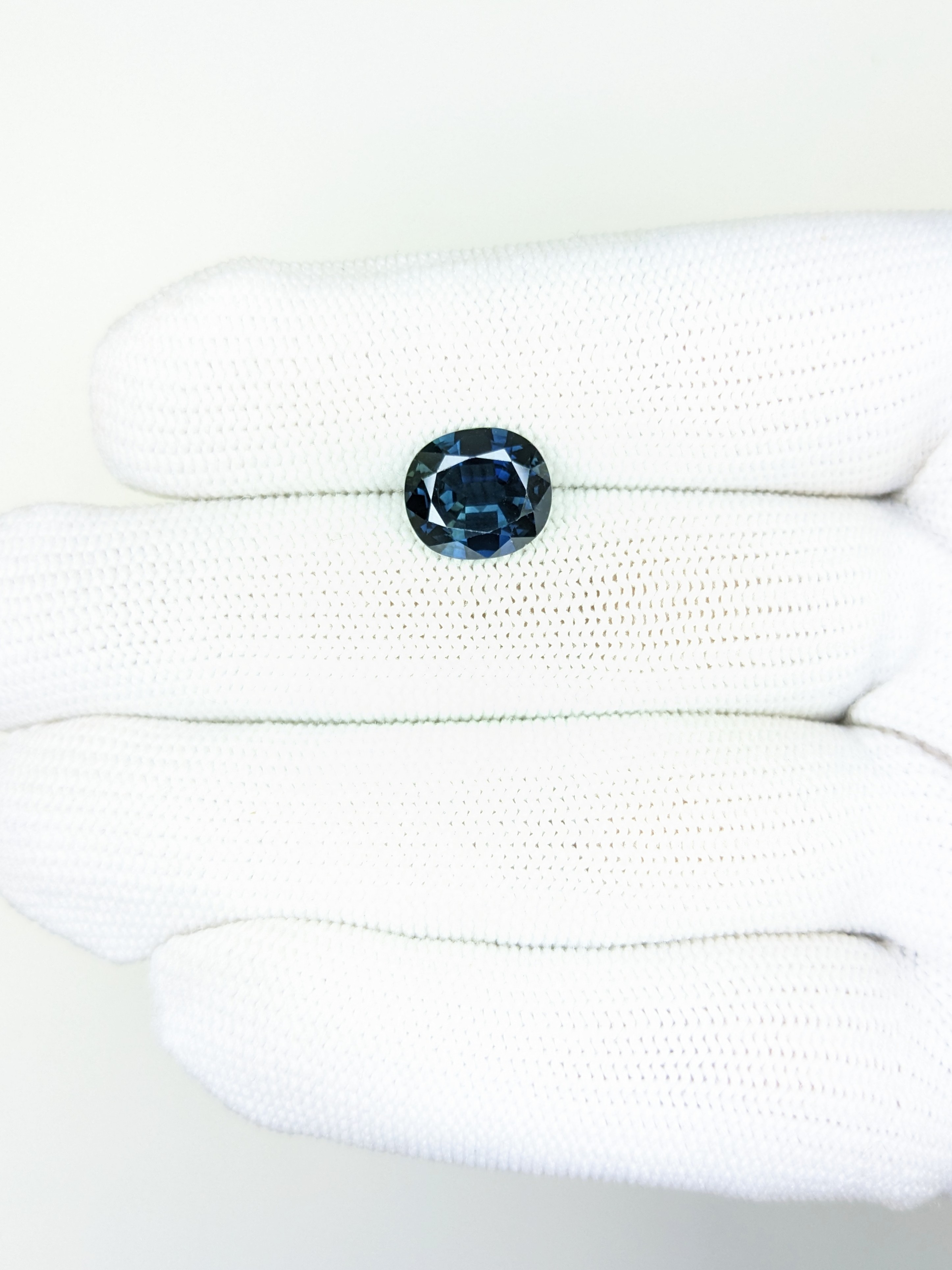 Sapphire Oval: 4.31ct