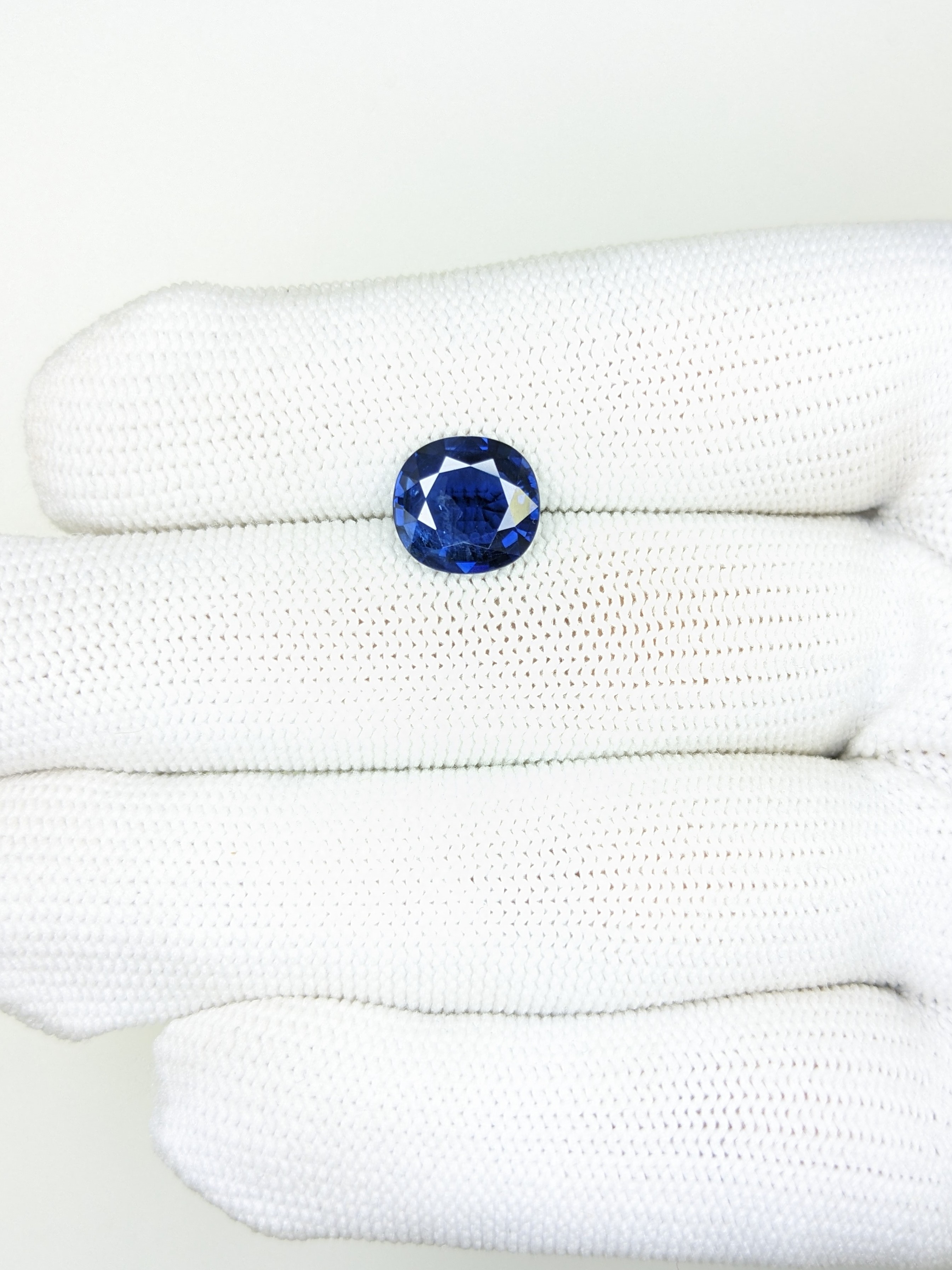 Sapphire Cushion: 3.23ct