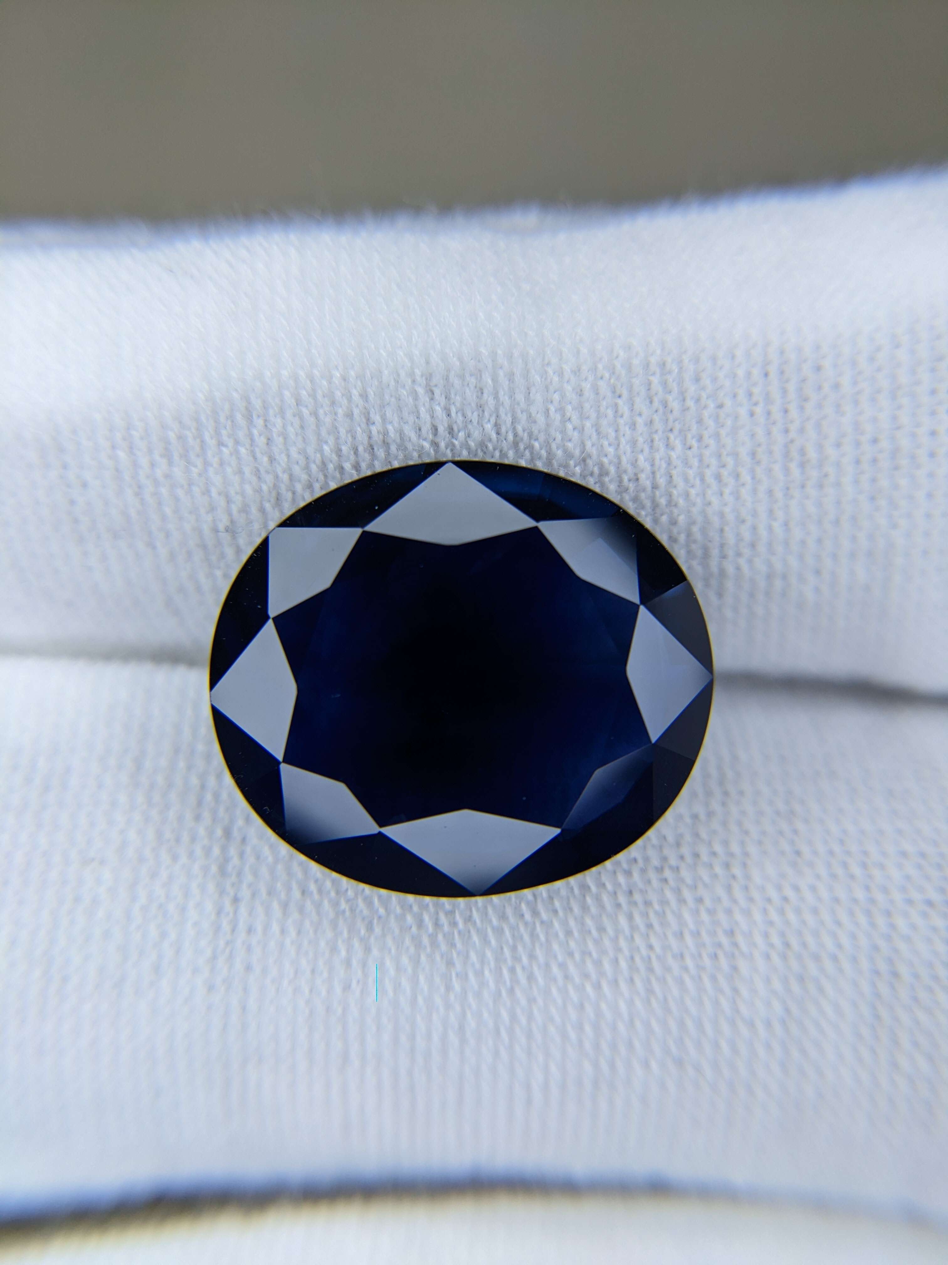 Blue Sapphire Oval: 15.16ct