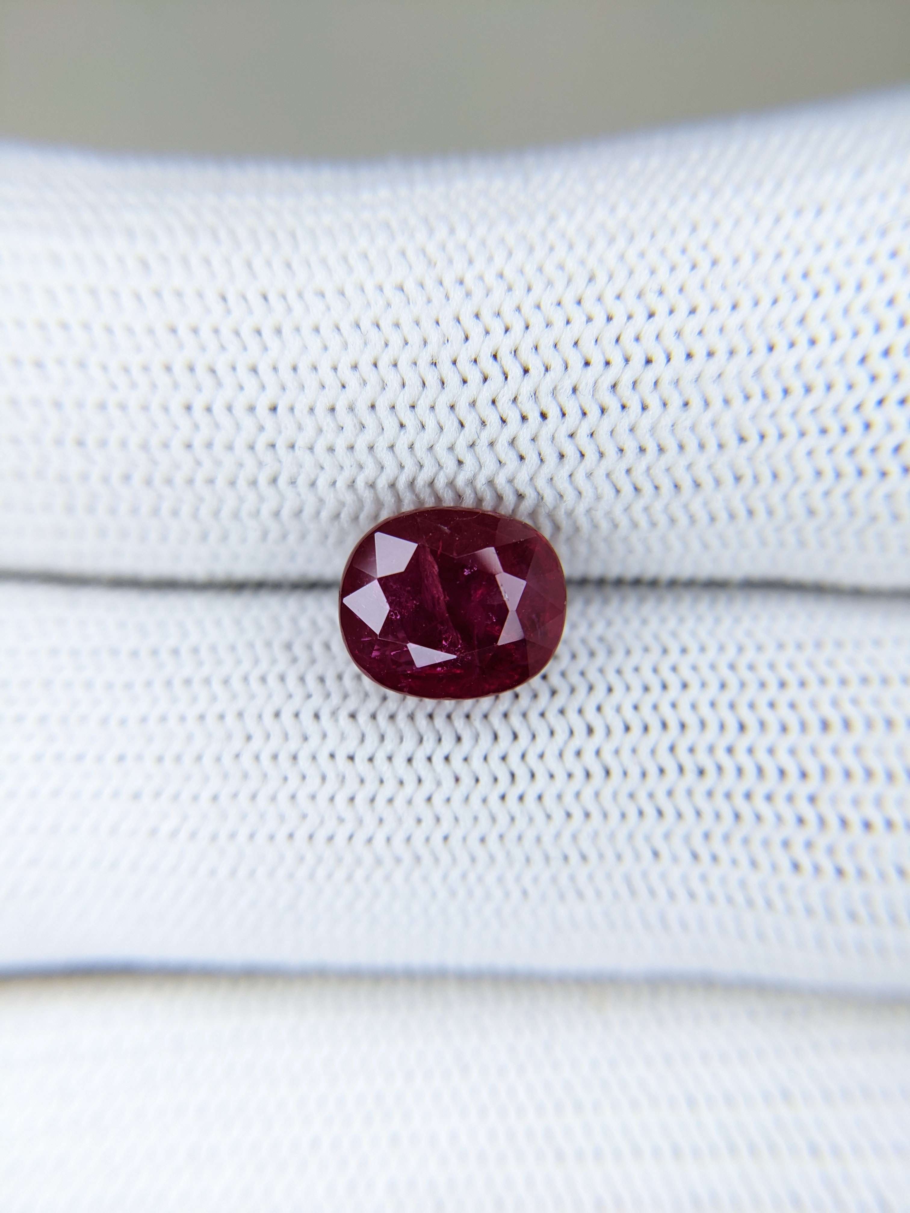 Ruby Oval: 3.45ct