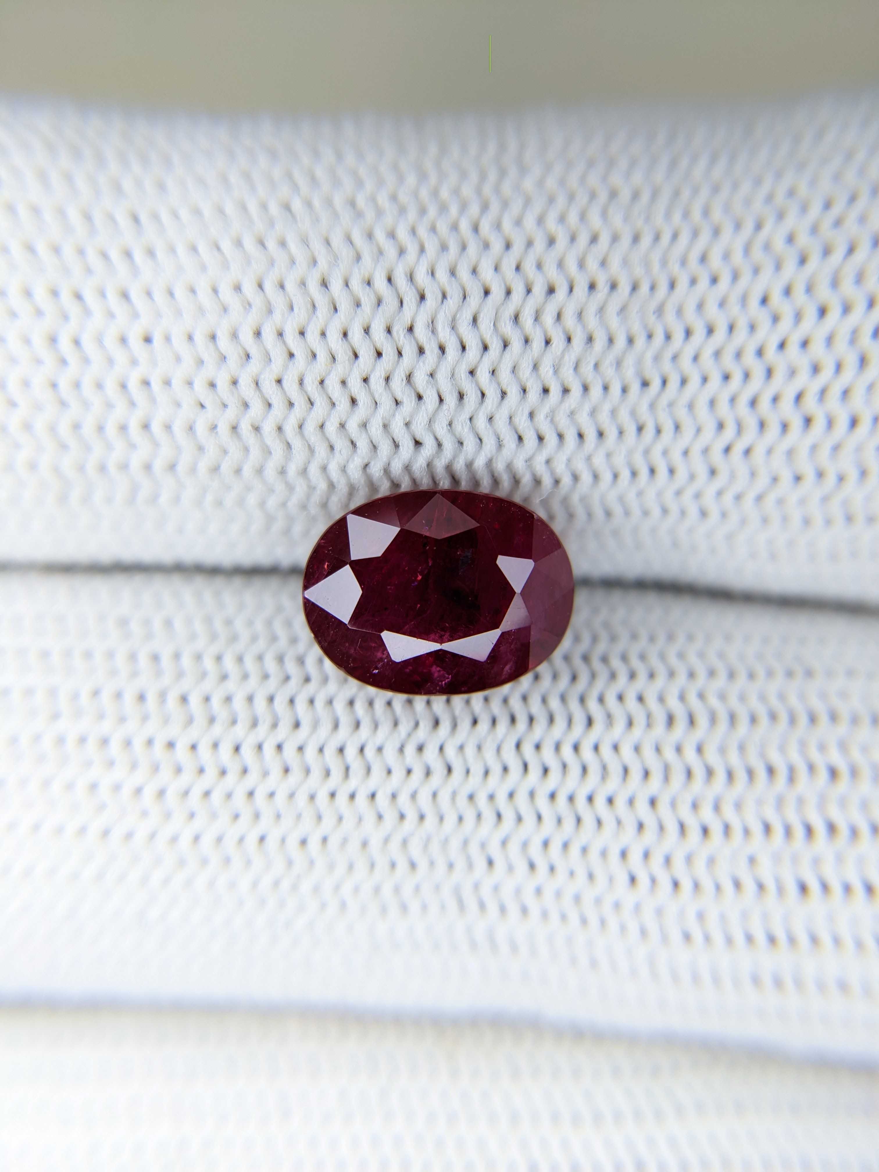 Ruby Oval: 3.64ct