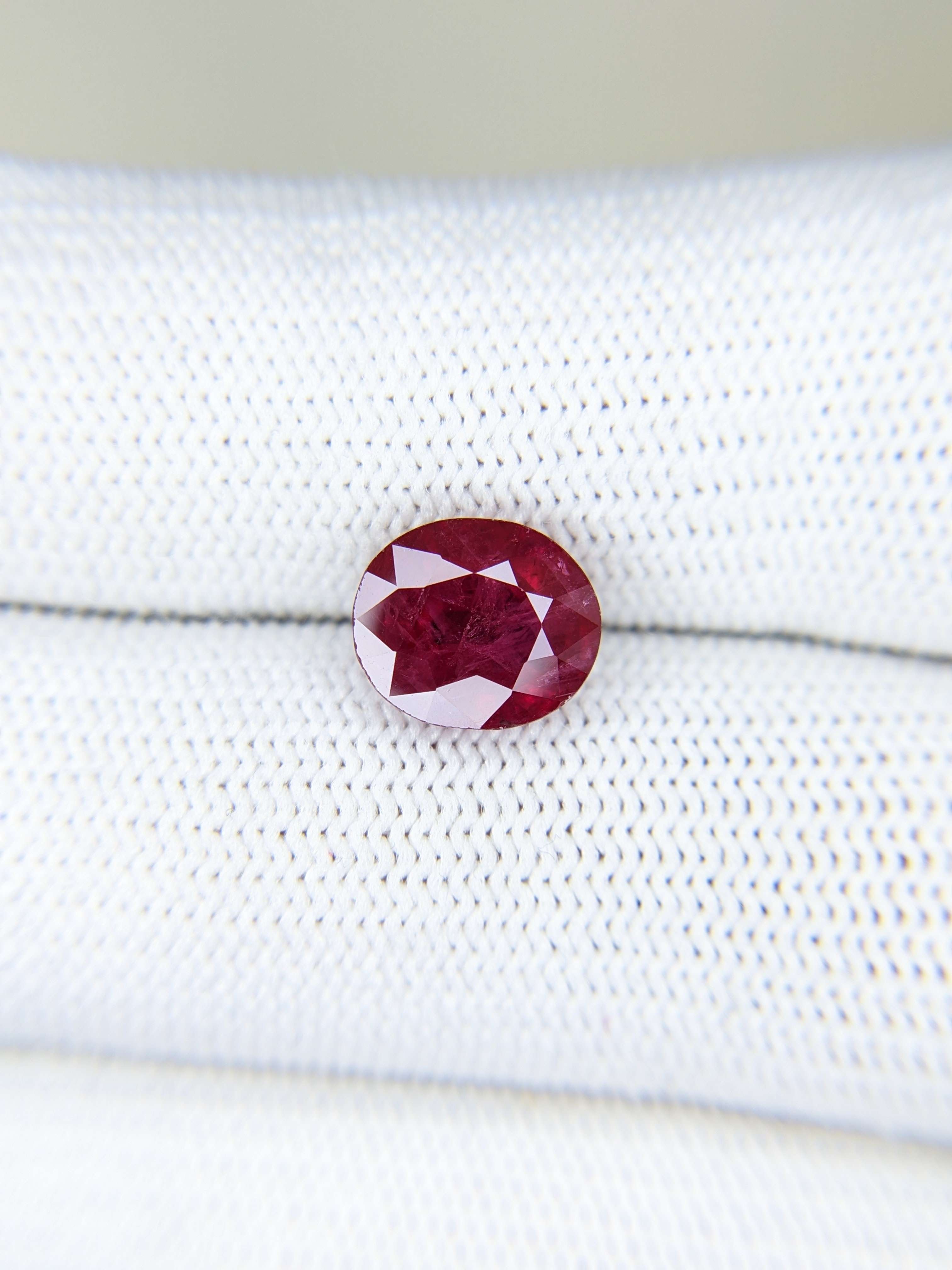 Ruby Oval: 3.63ct