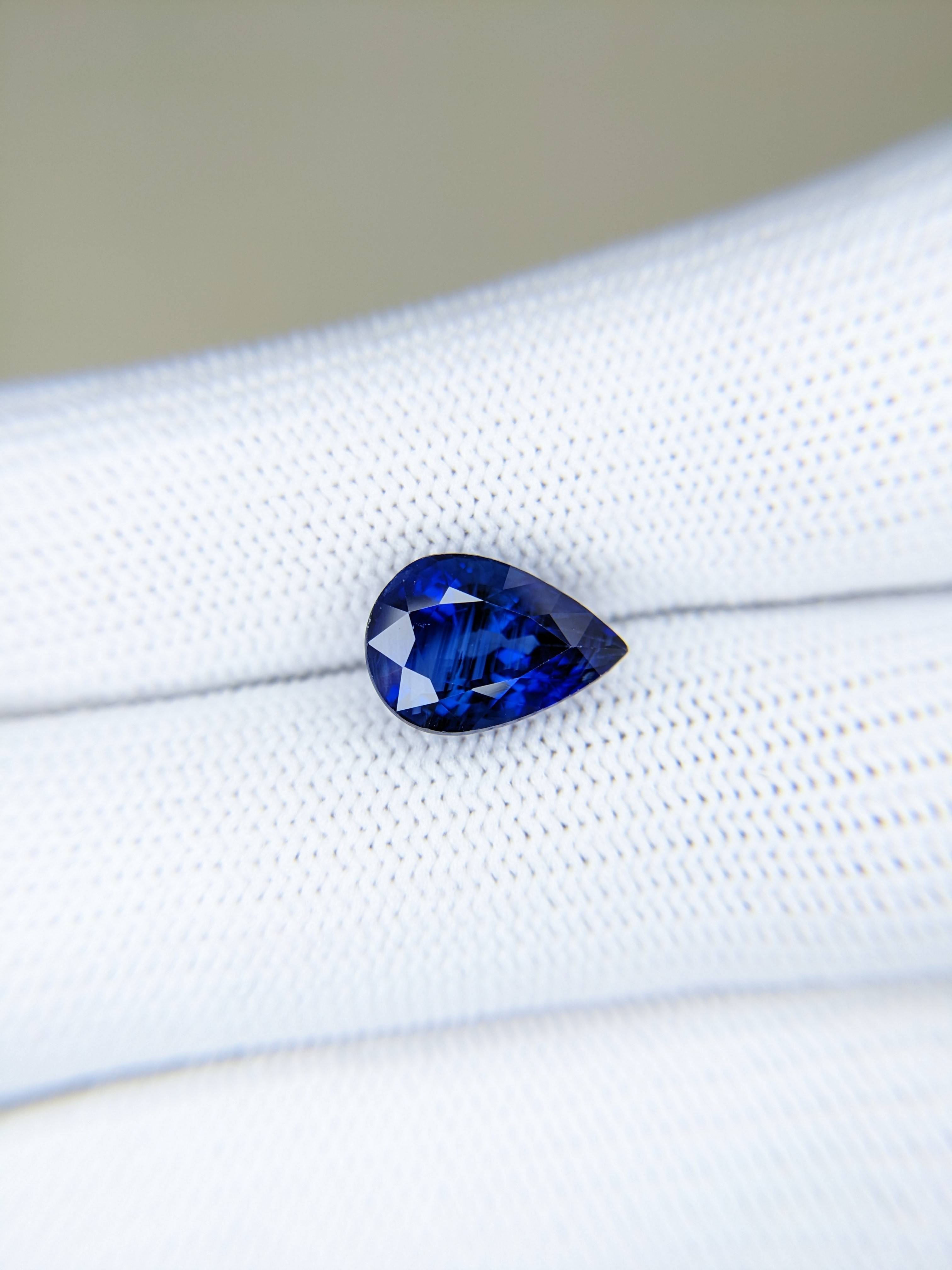 Sapphire Pear: 5.08ct