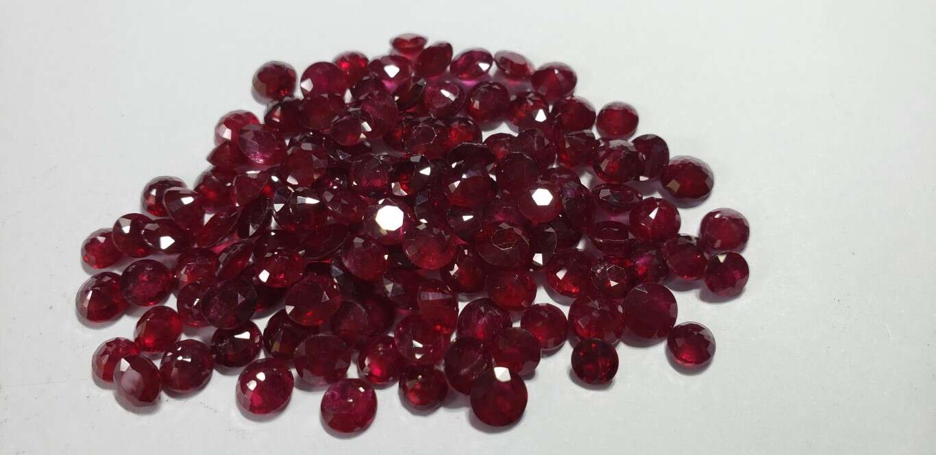 Ruby Round: 4.5mm - 5mm