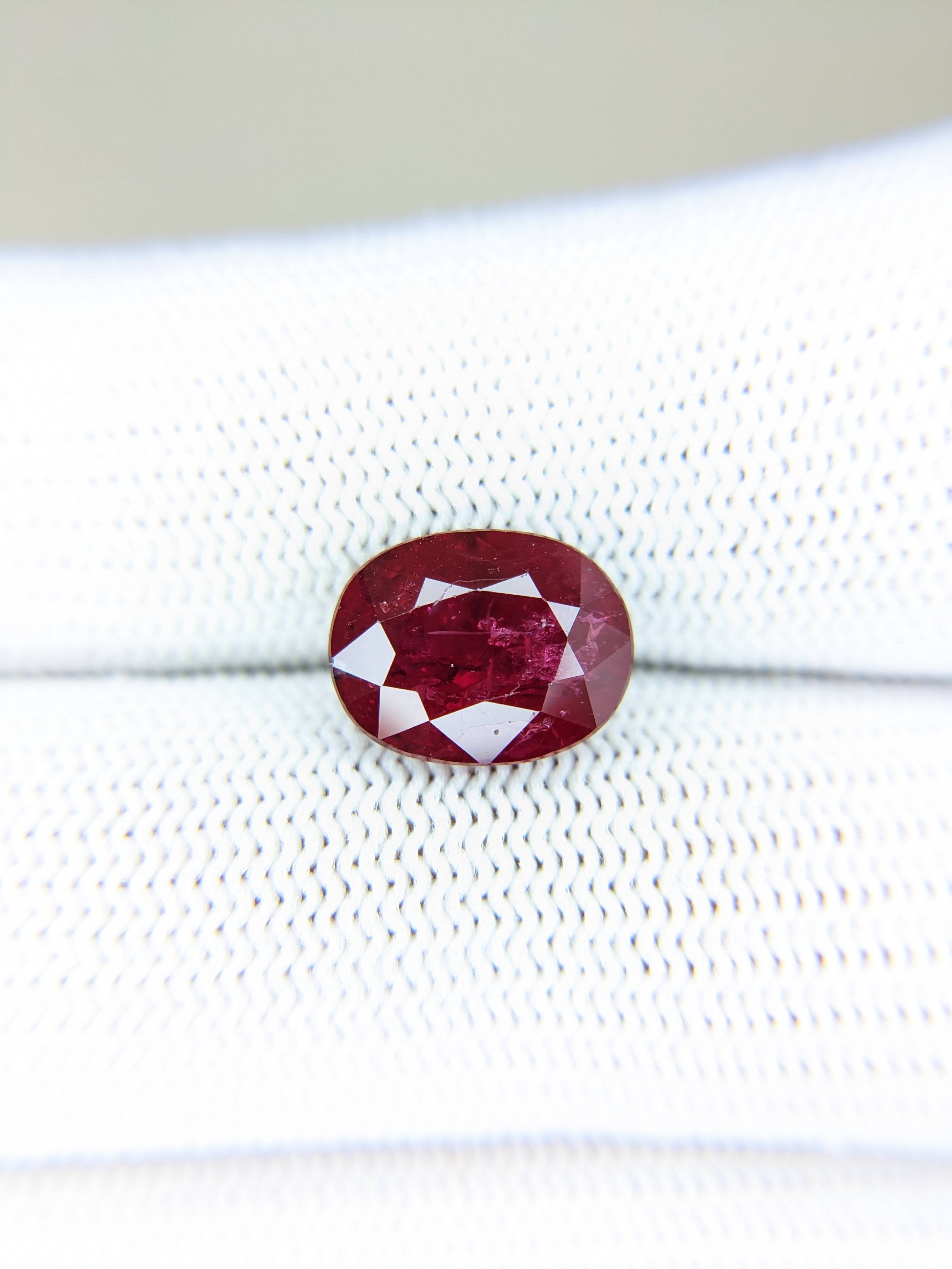 Ruby Oval: 4.43ct