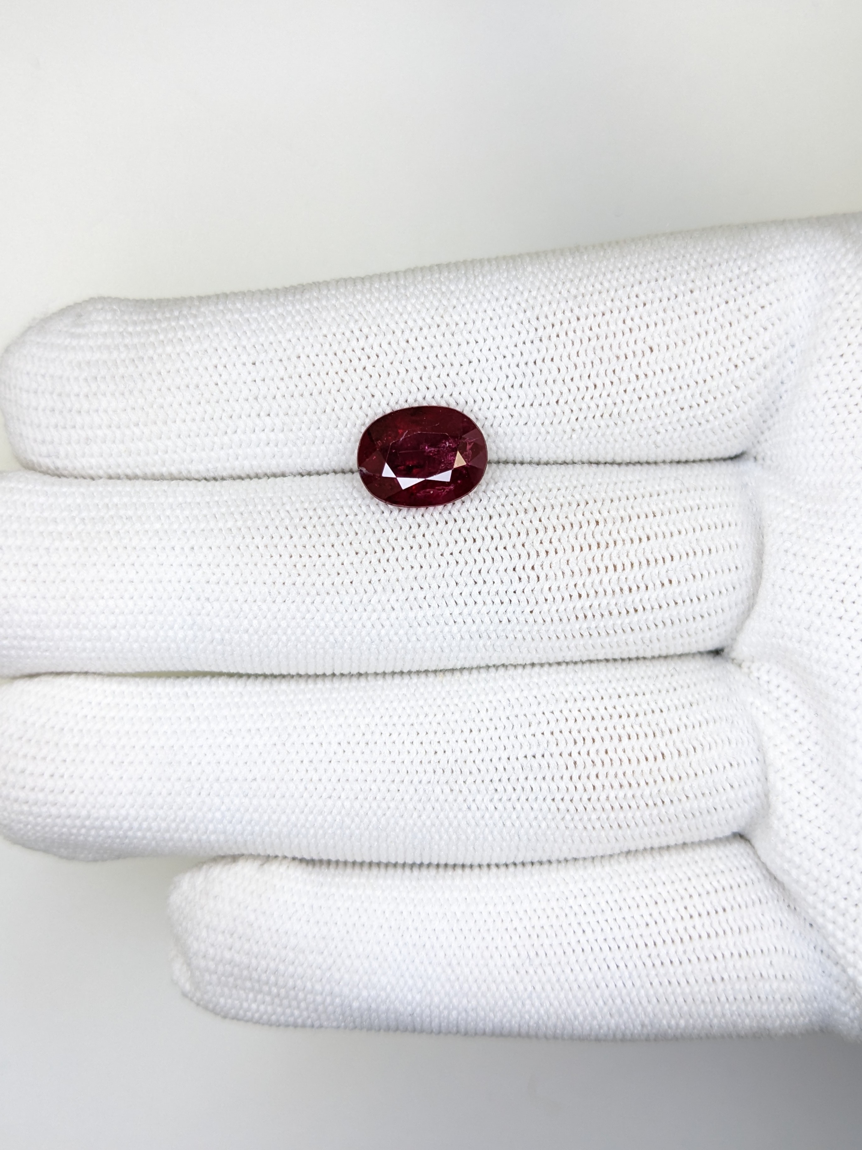 Ruby Oval: 4.43ct