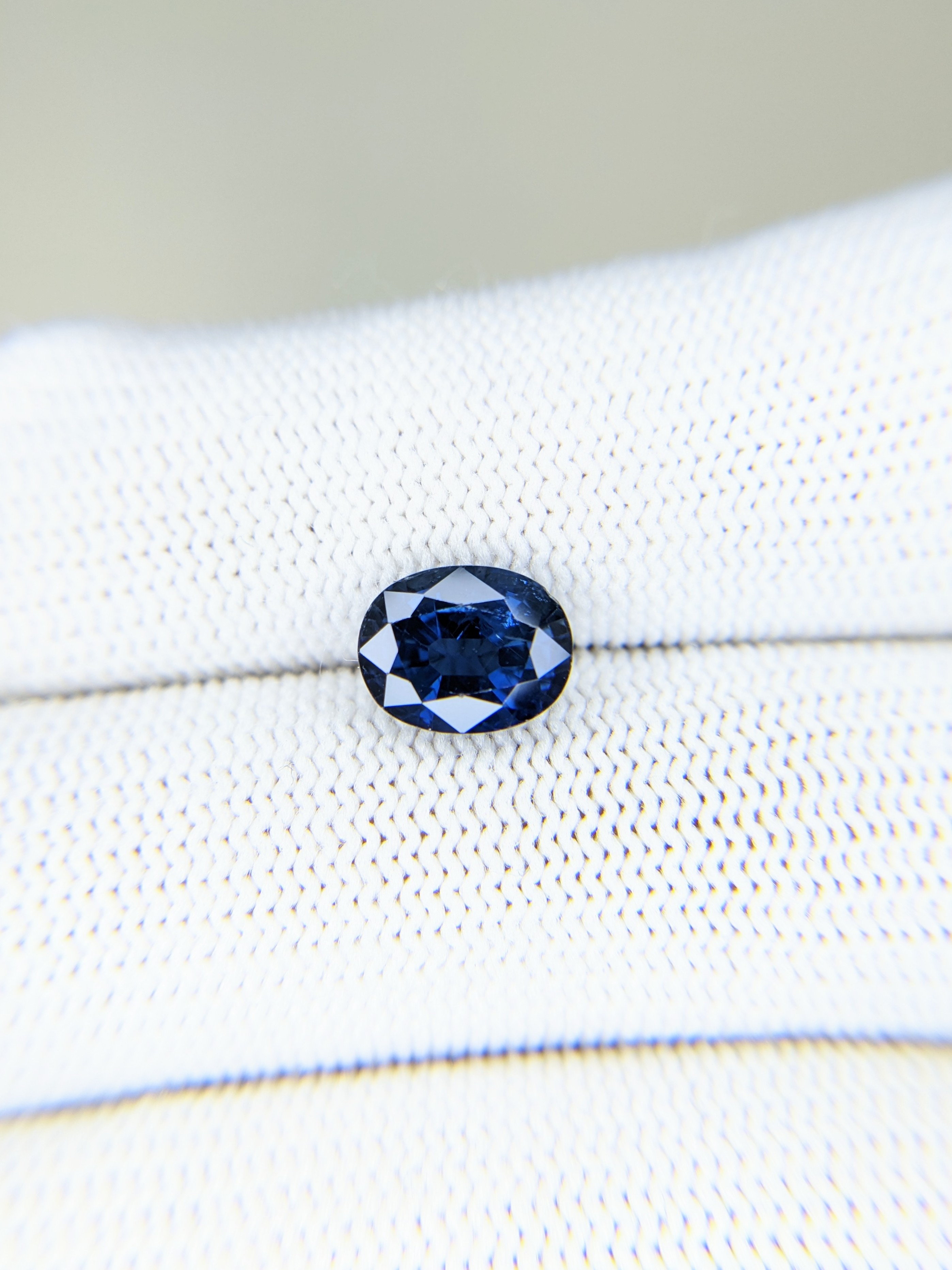 Sapphire Oval: 3.26ct