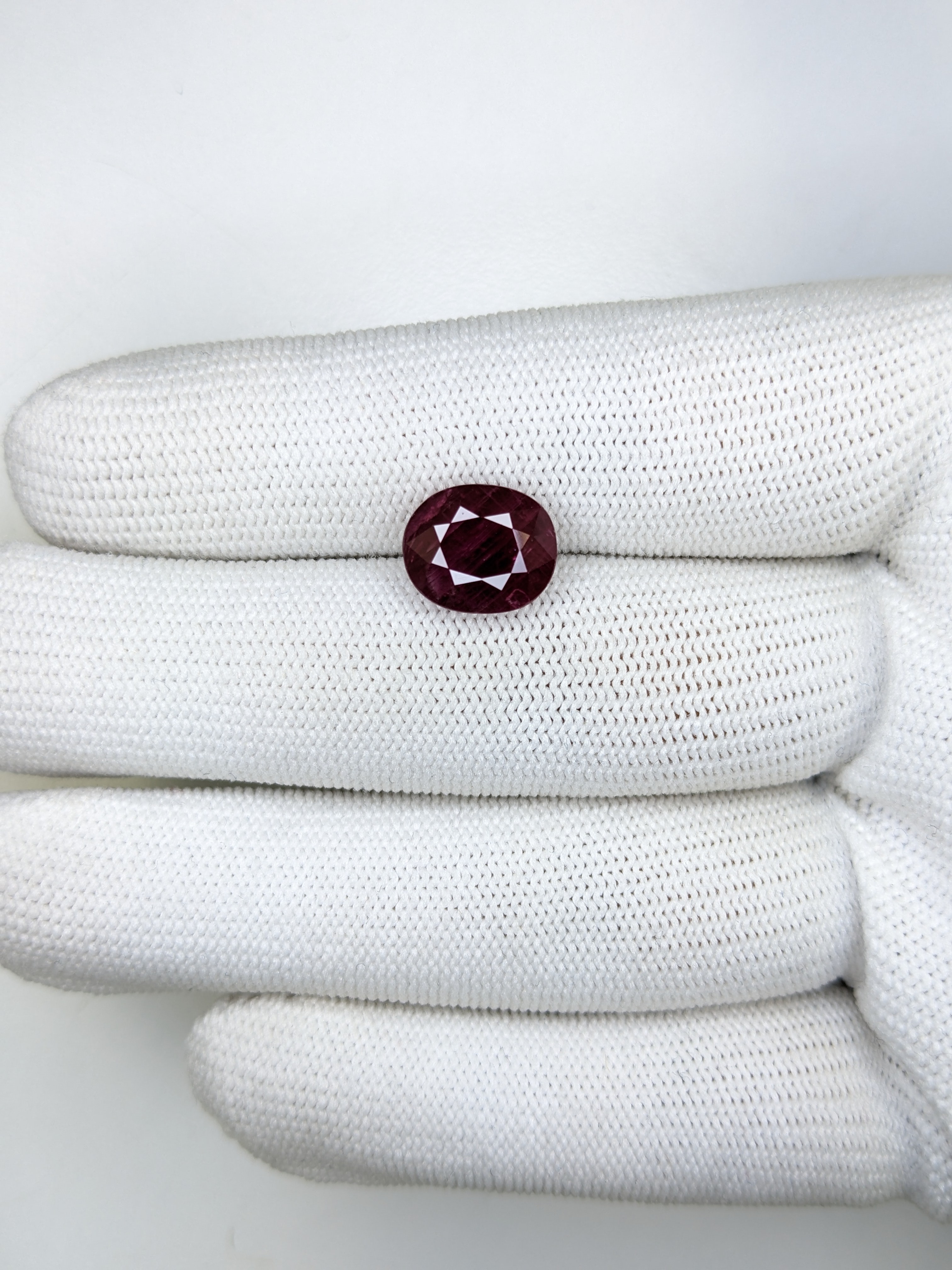 Ruby Oval: 5.14ct