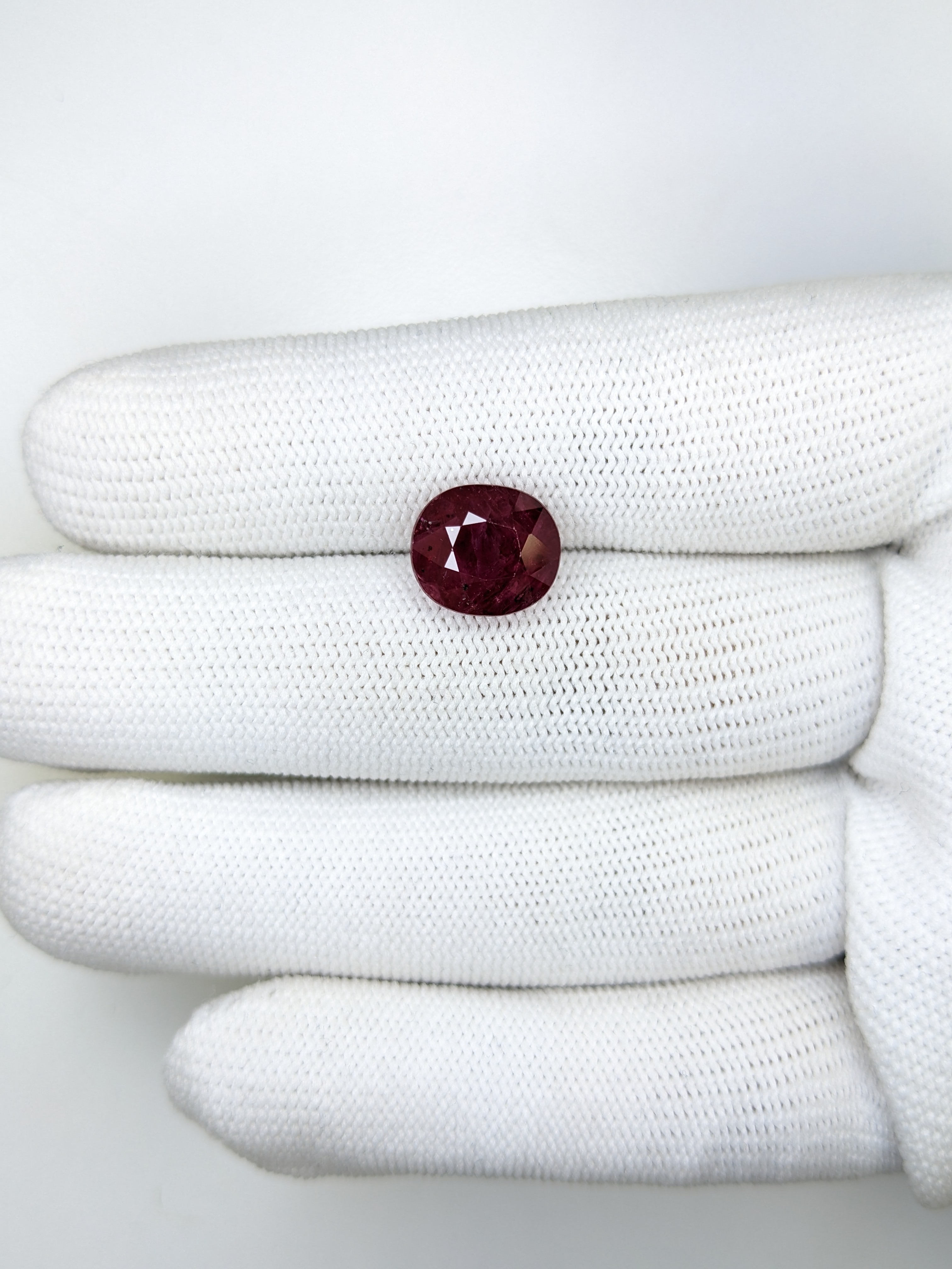 Ruby Oval: 5.92ct