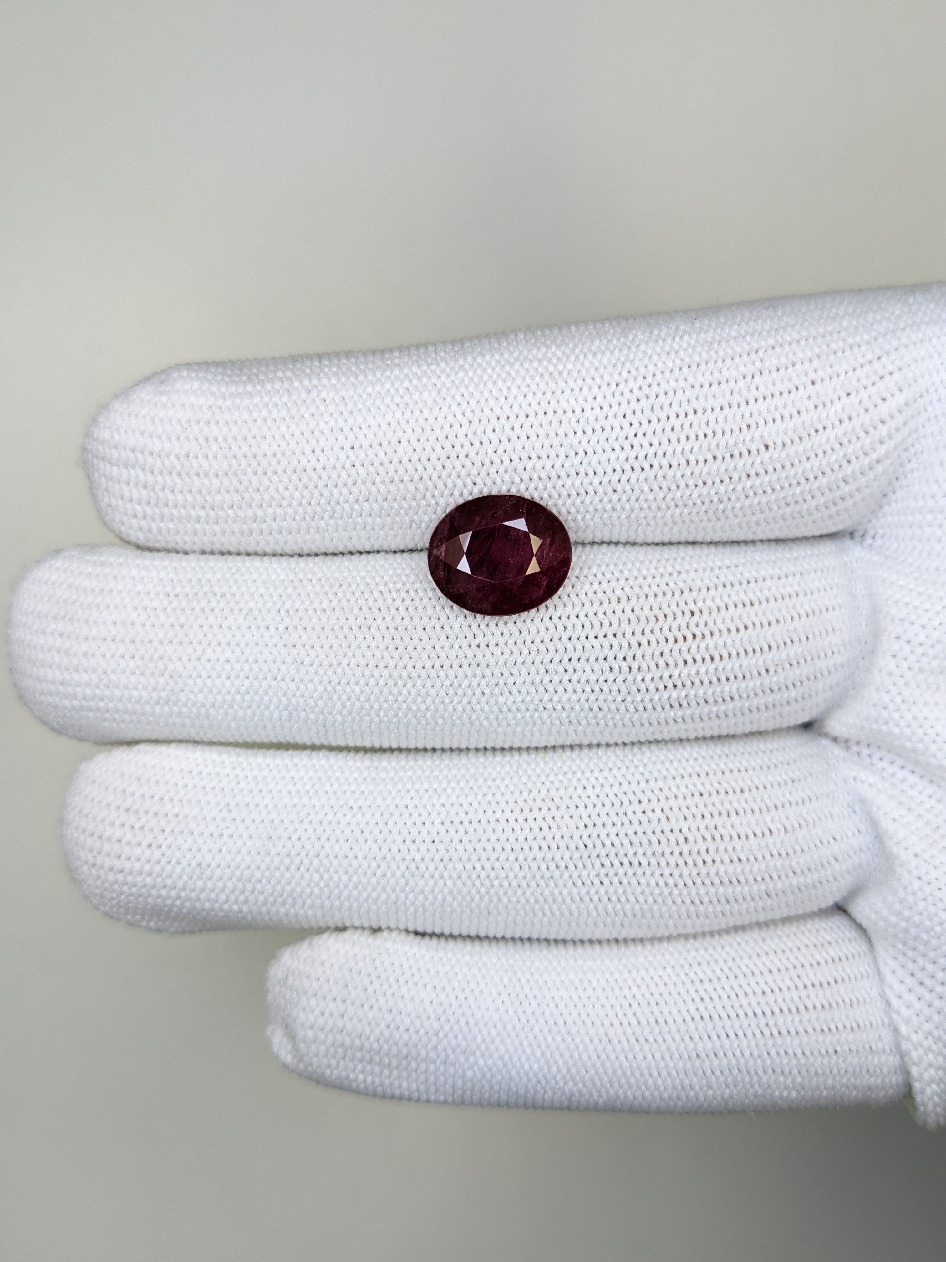 Ruby Oval: 5.09ct