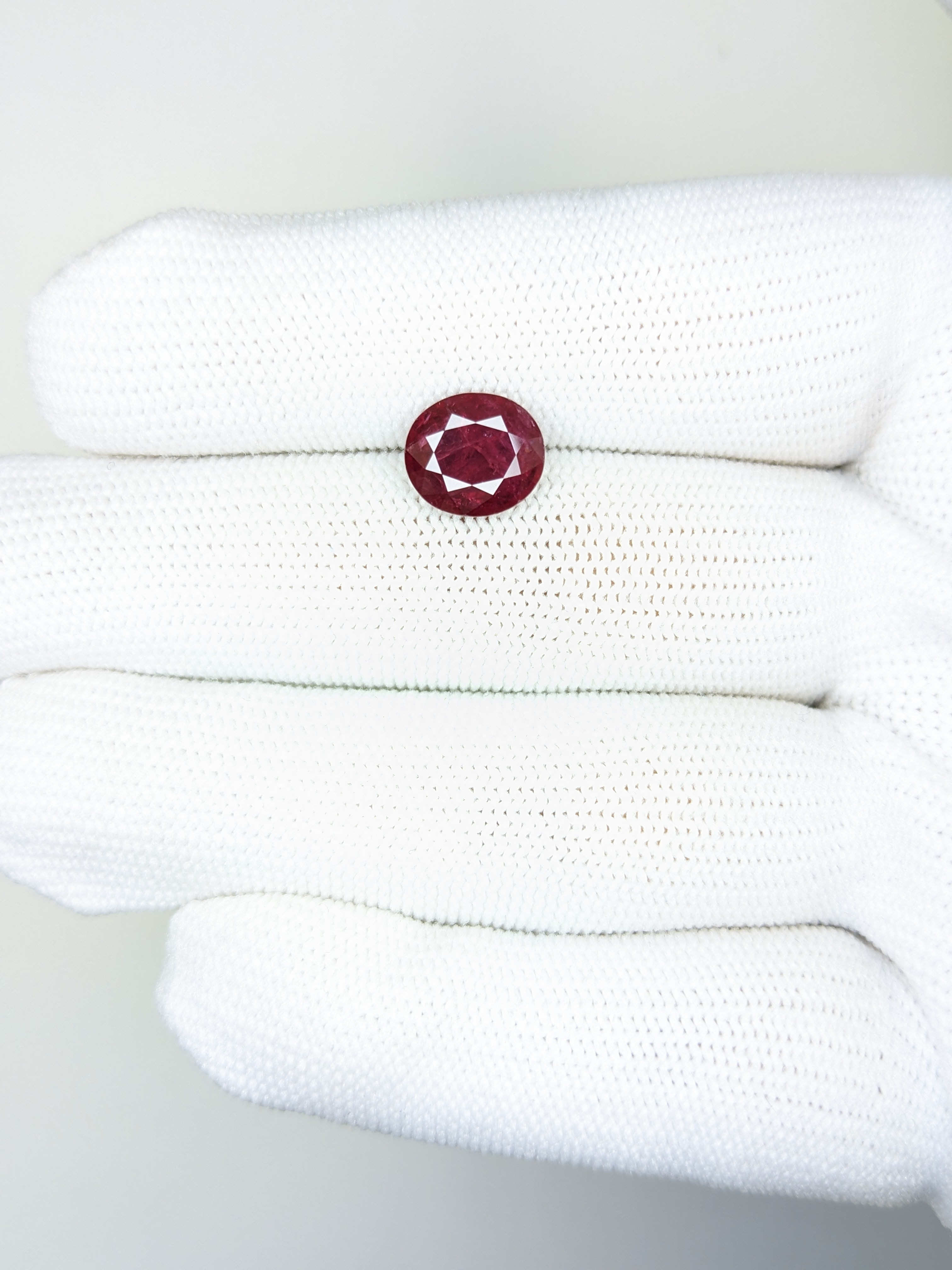 RUBY Oval: 3.36ct