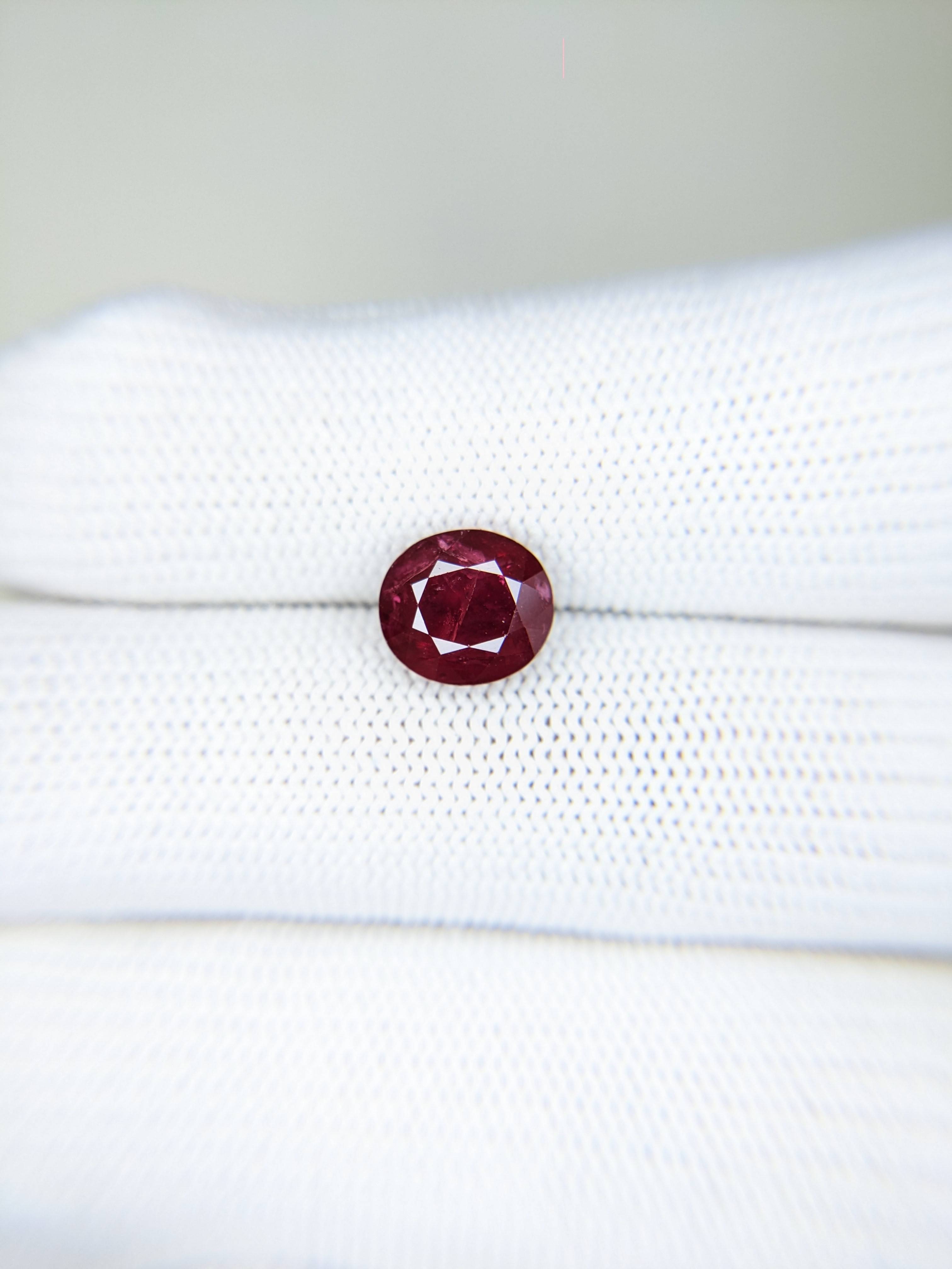 RUBY Oval: 4.30ct