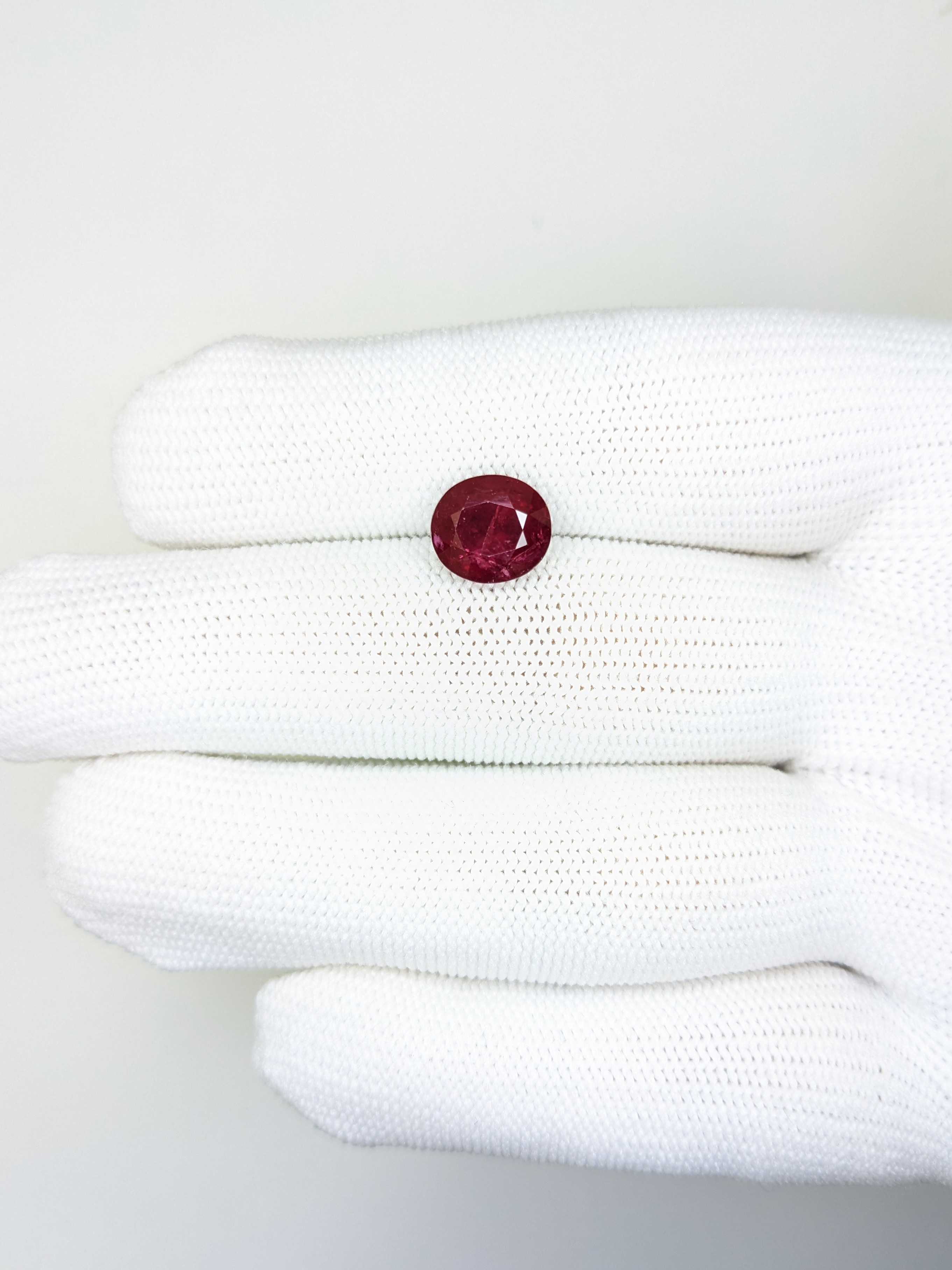 RUBY Oval: 4.30ct