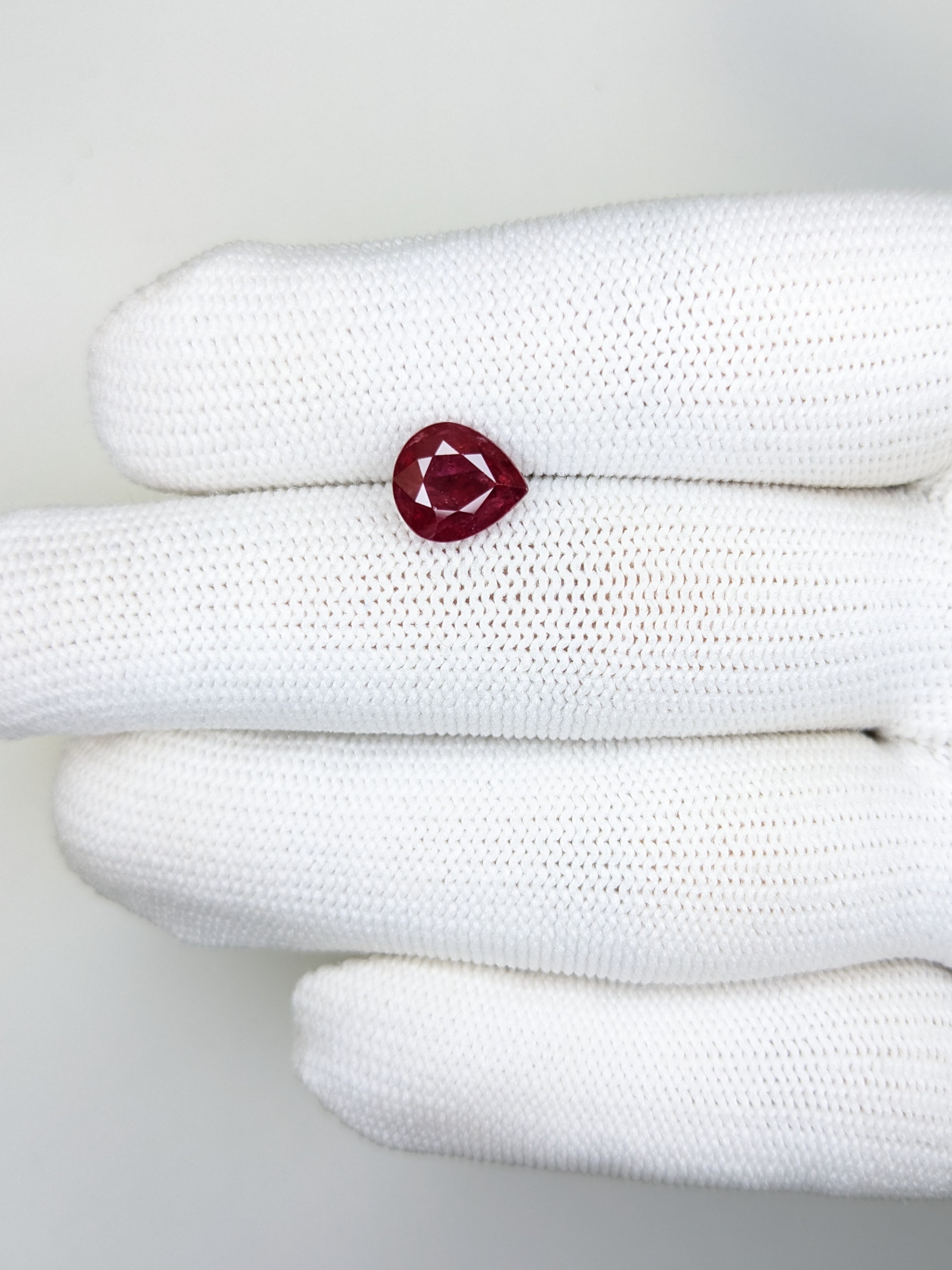RUBY Pear: 2.93ct