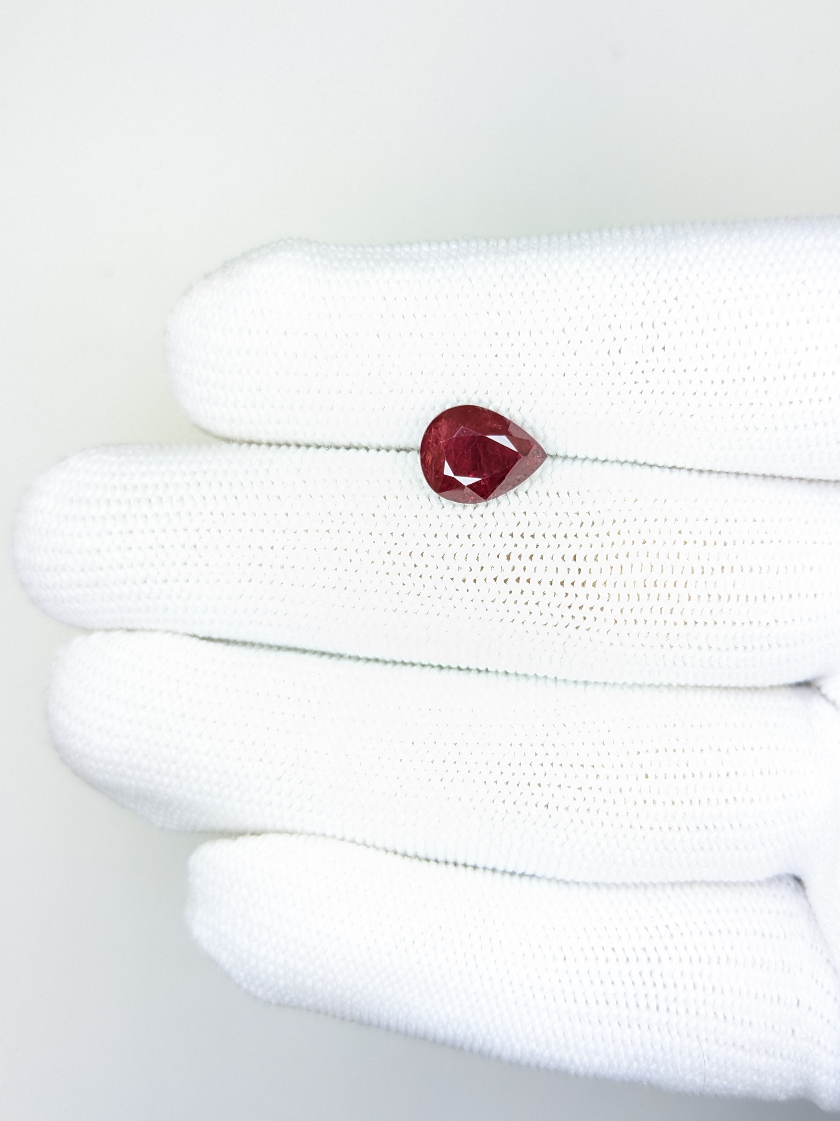 RUBY Pear: 3.04ct