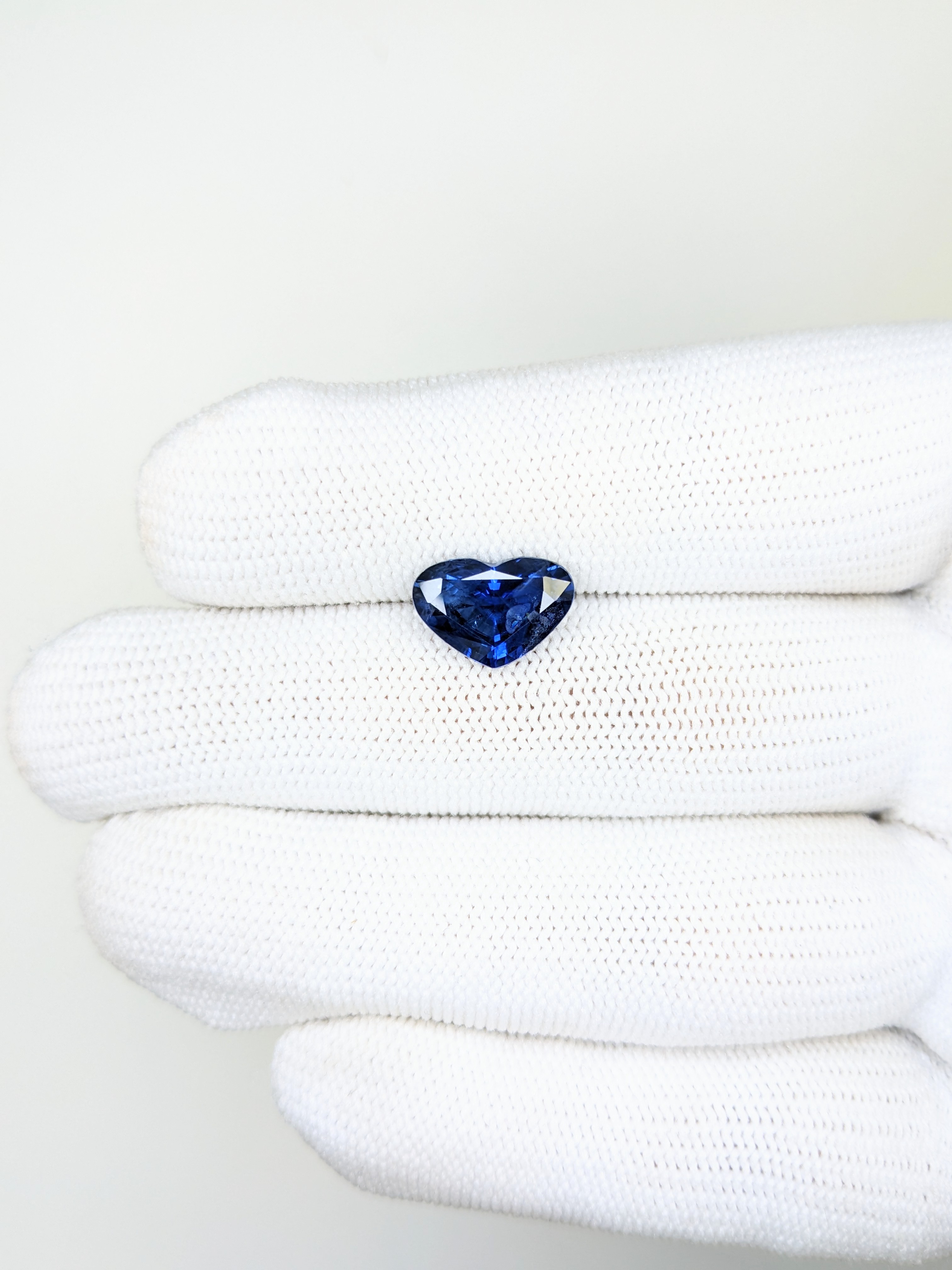 Sapphire Heart Shape: 3.59ct