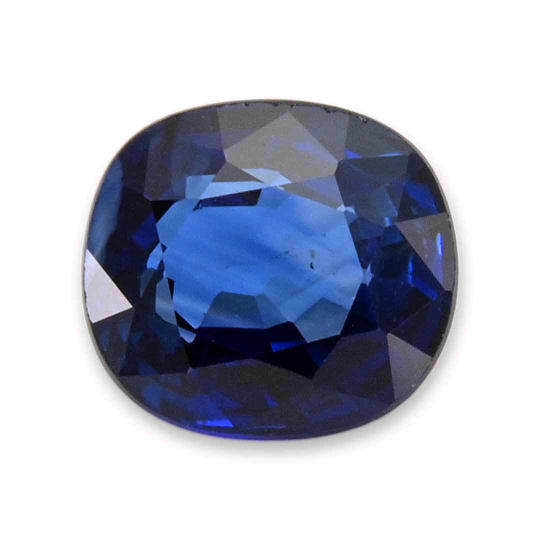 Sapphire Oval: 1.79ct