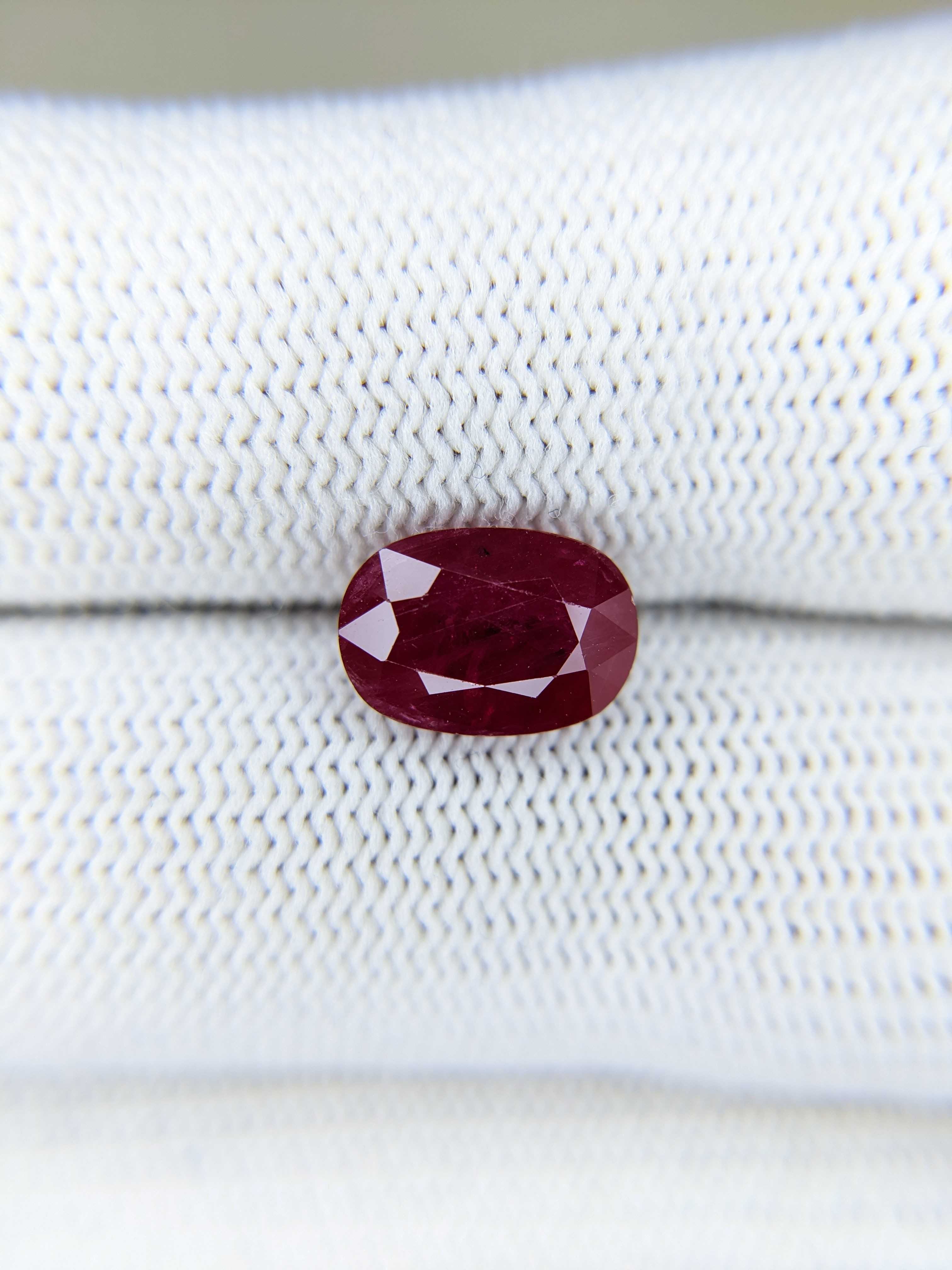 Ruby Oval: 3.22ct