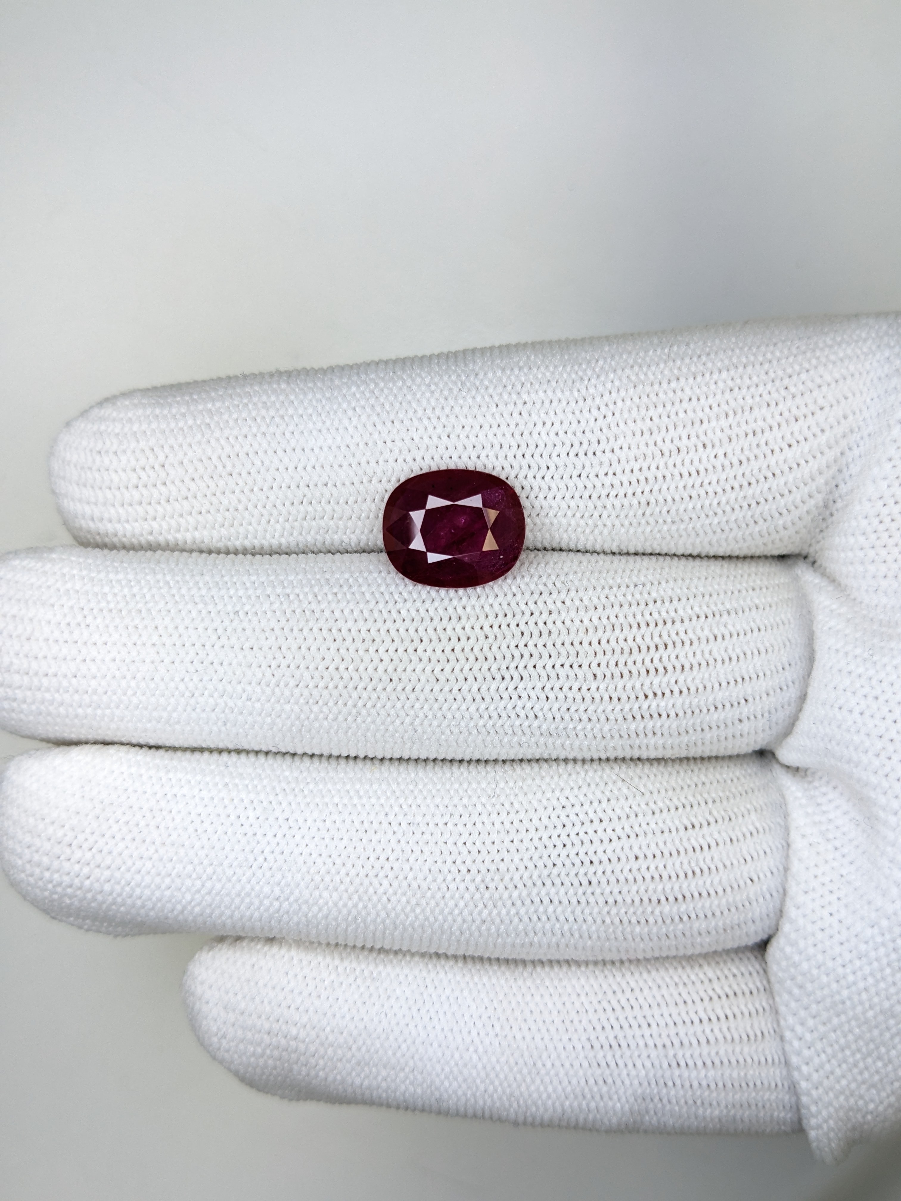 RUBY Cushion: 3.77ct