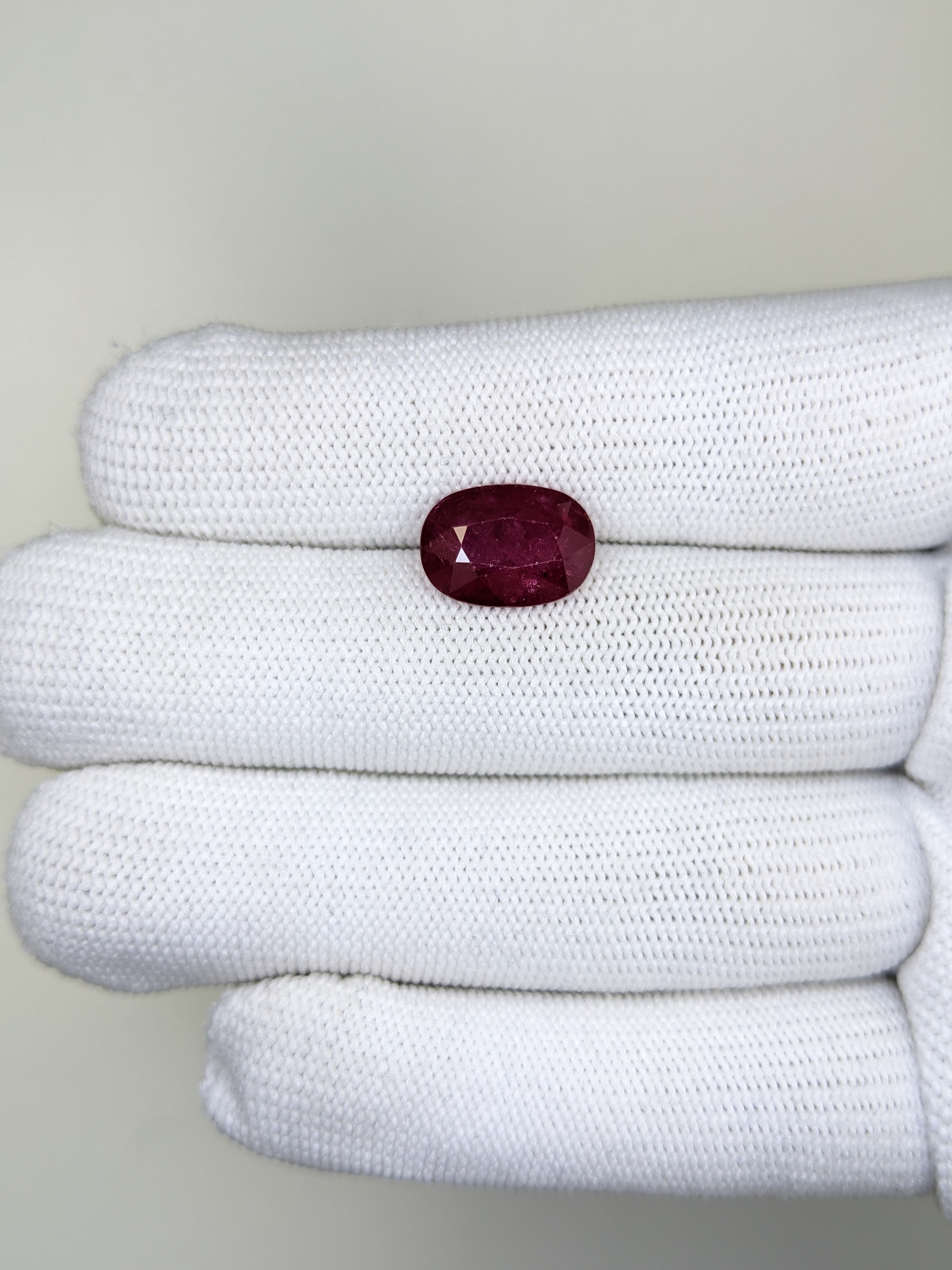 Ruby Oval: 5.86ct