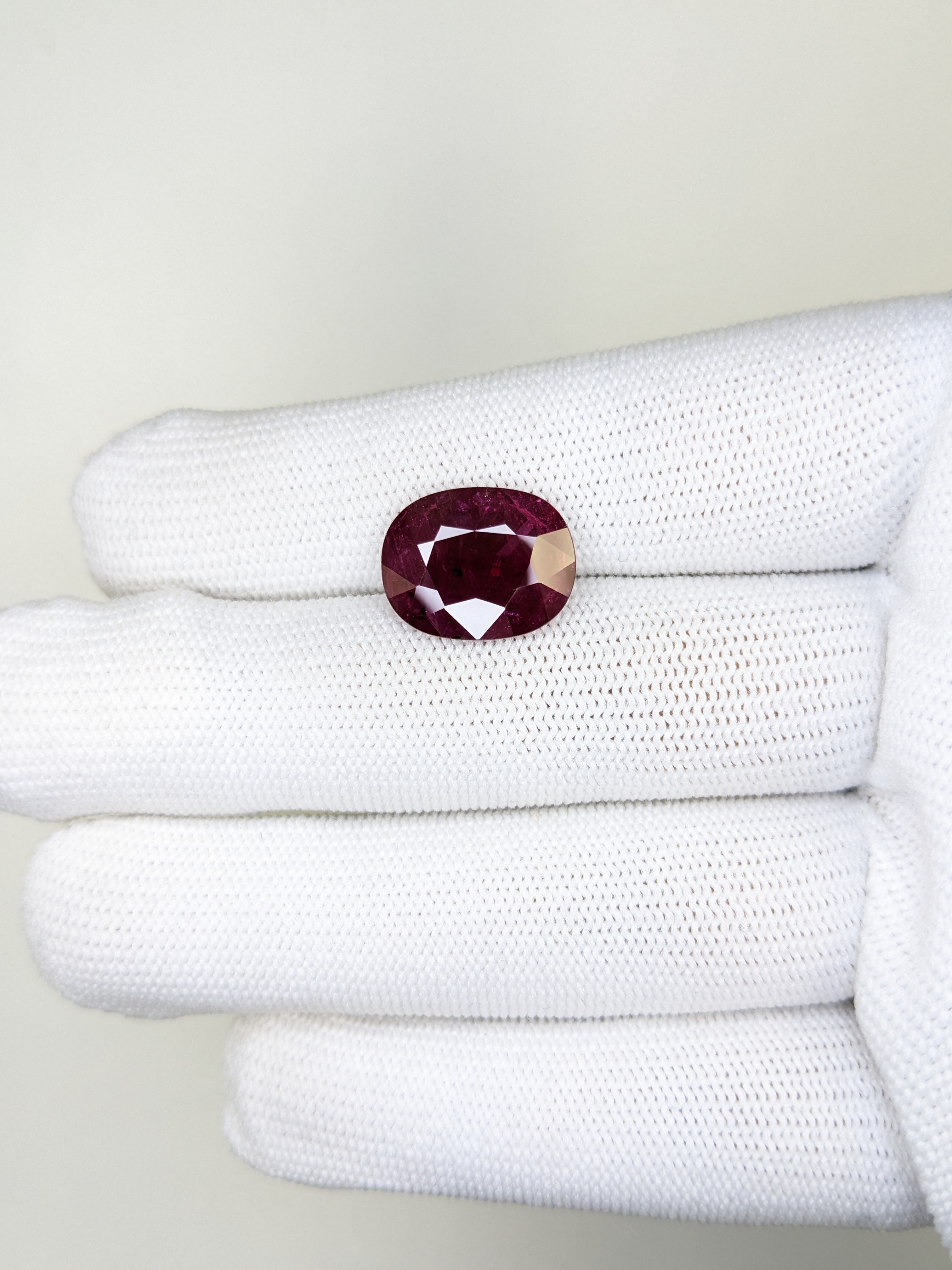 RUBY Cushion: 6.87ct
