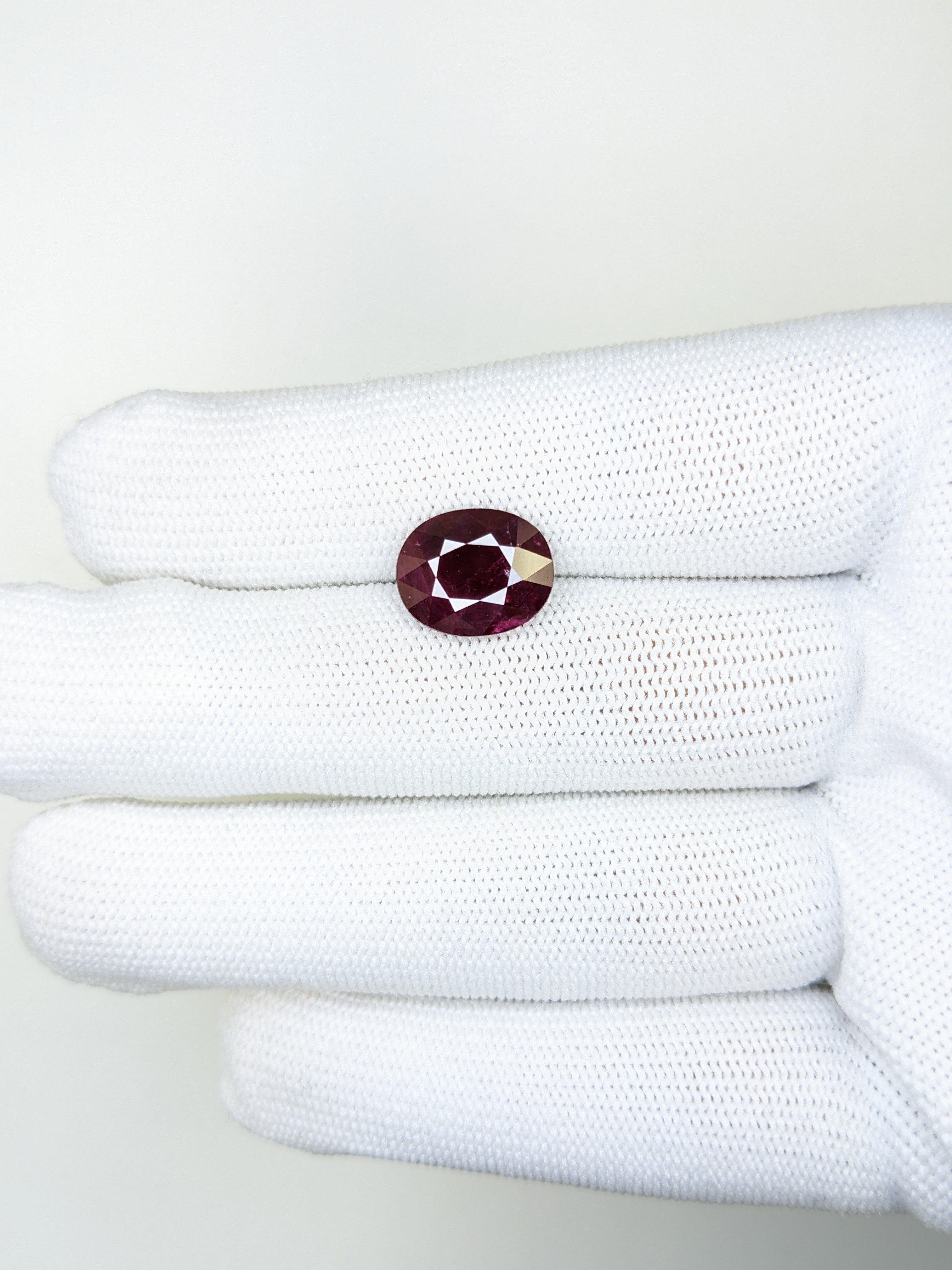 RUBY Oval: 5.30ct