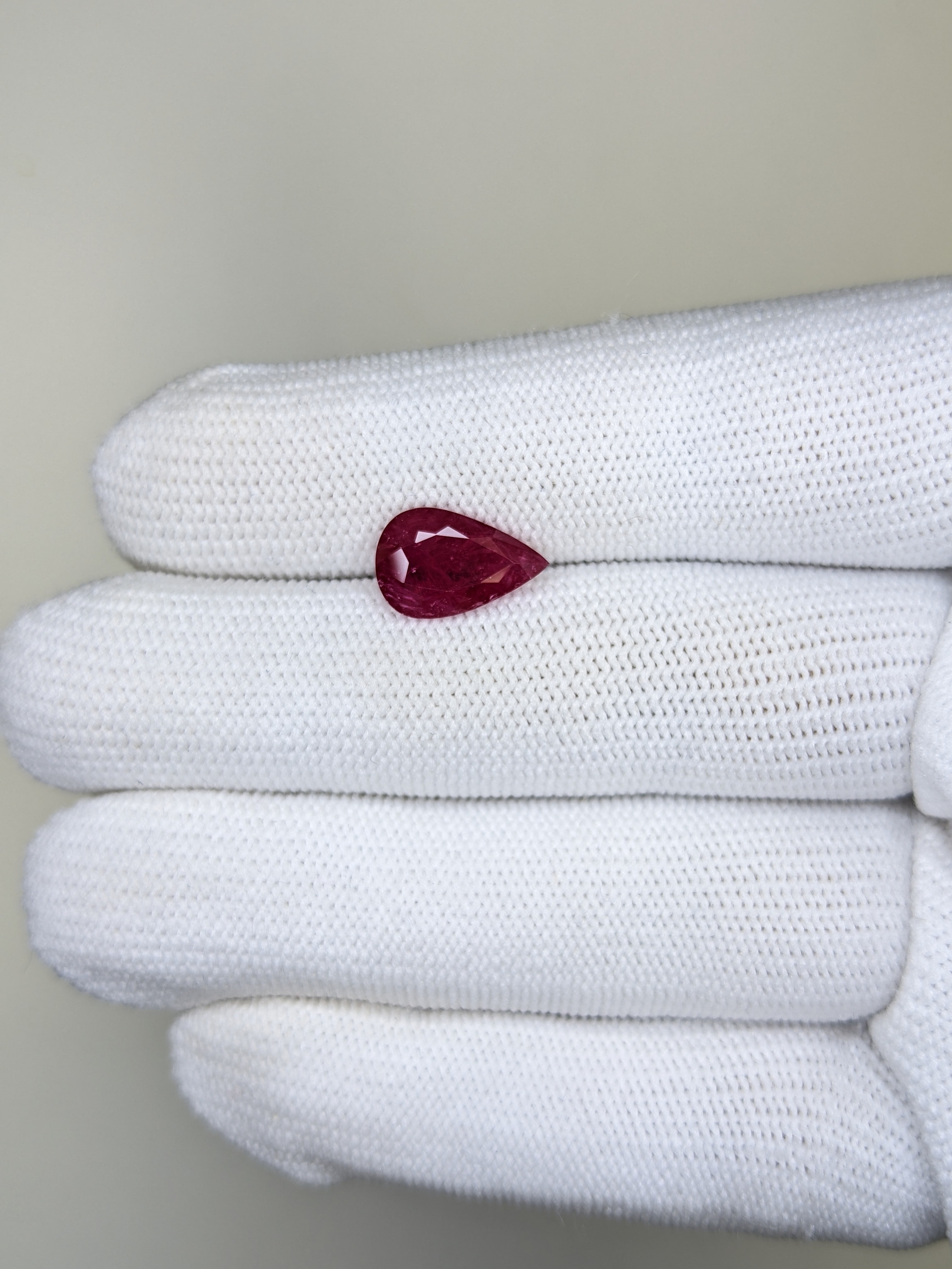 RUBY Pear: 3.12ct