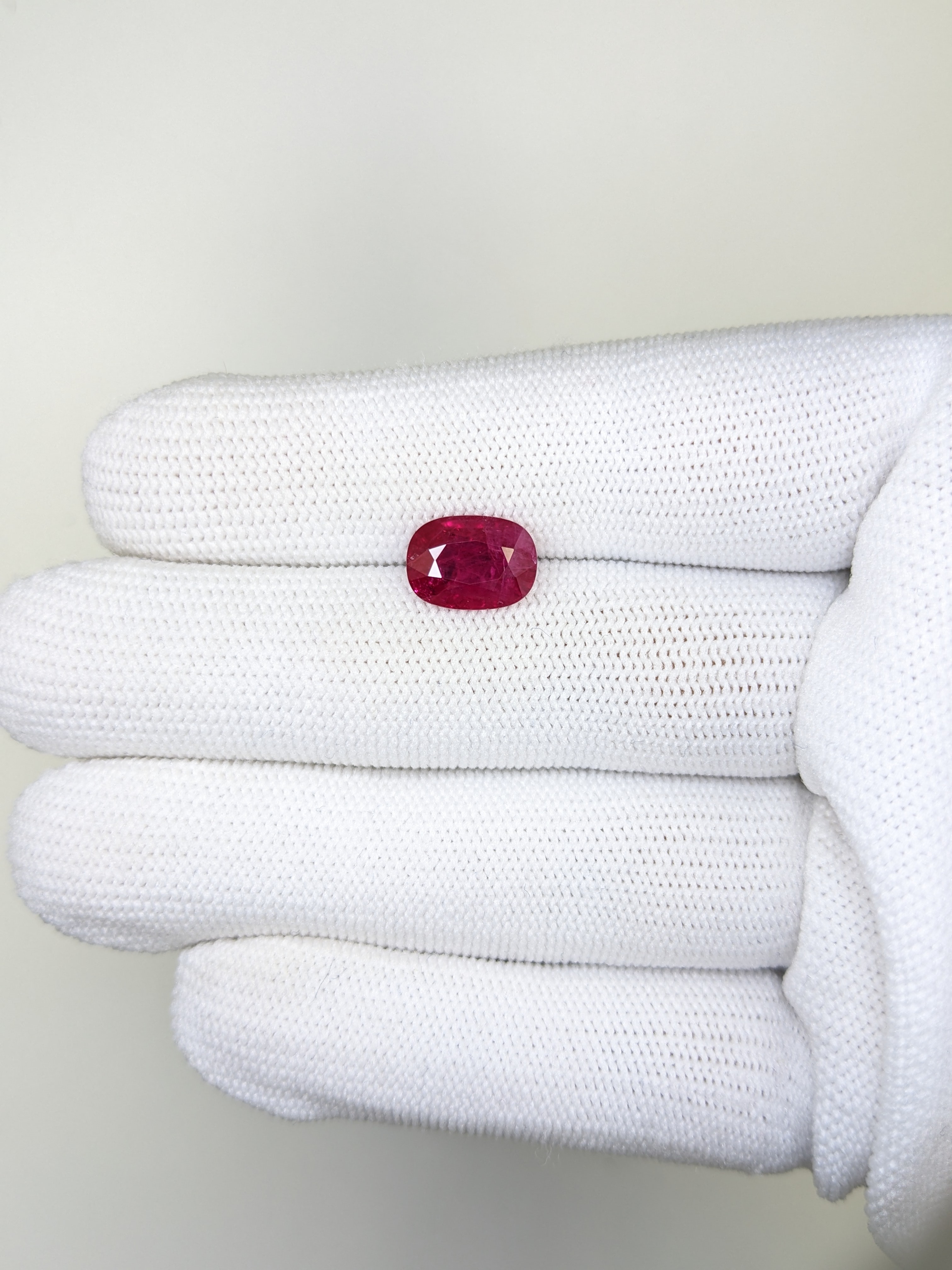 RUBY Cushion: 3.13ct