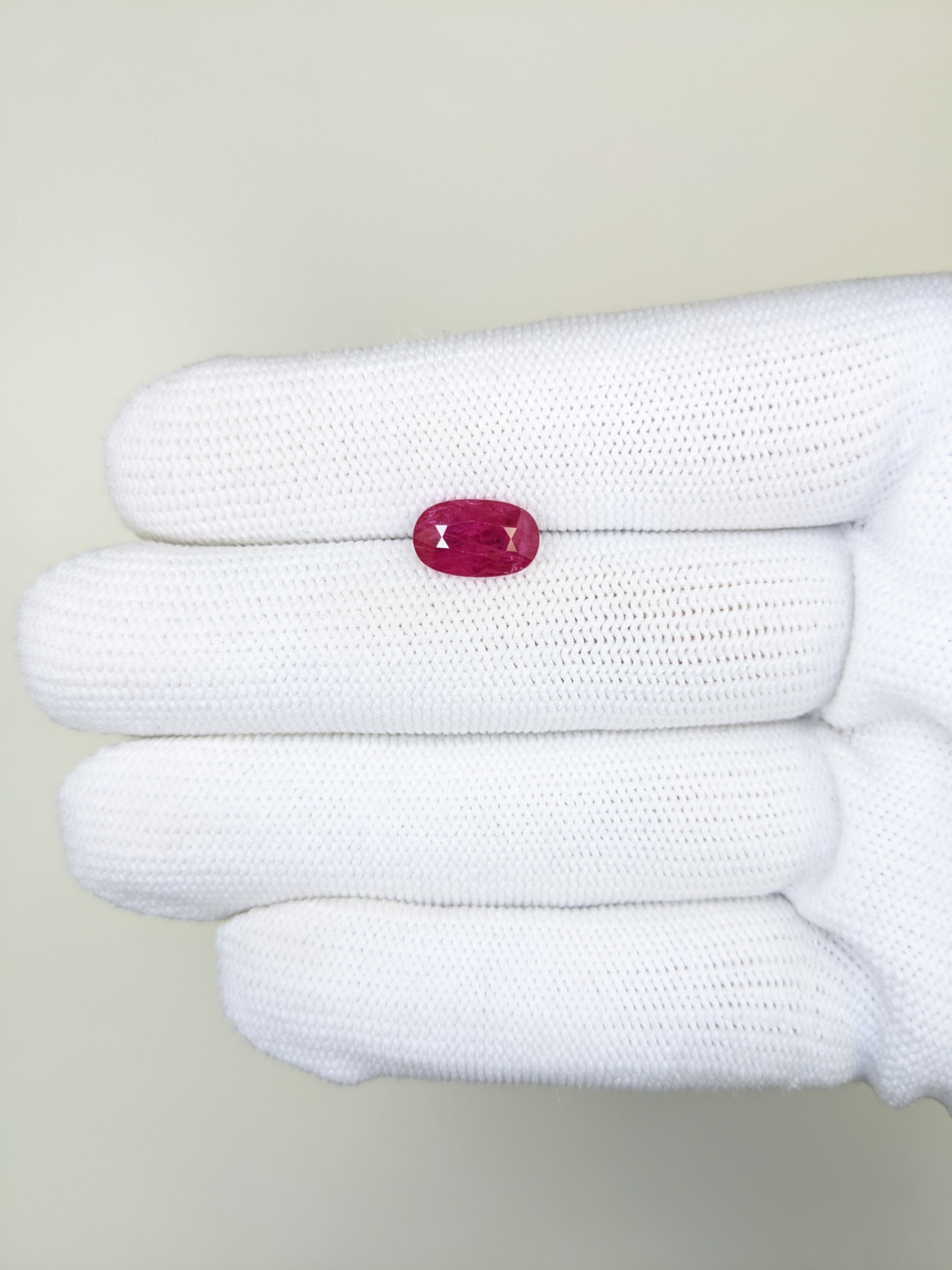 RUBY Oval: 2.51ct