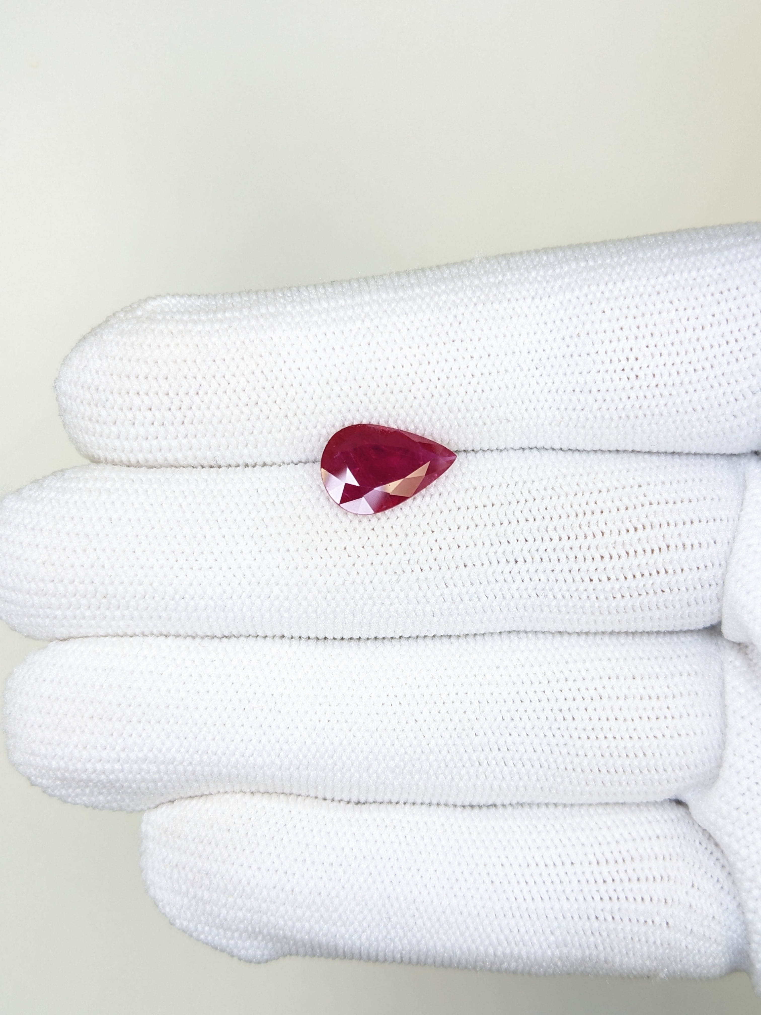 RUBY Pear: 2.49ct