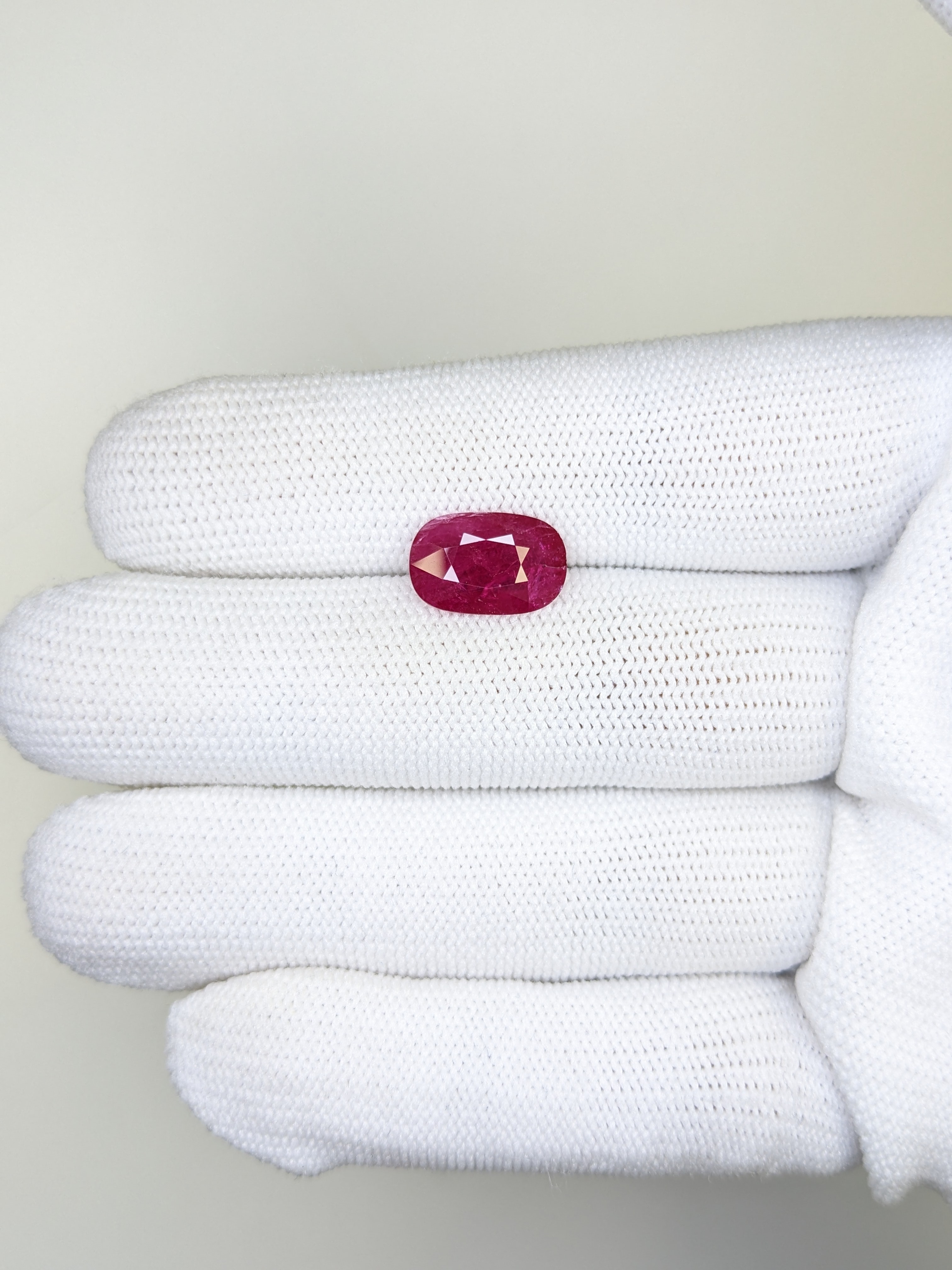 RUBY Cushion: 3.31ct
