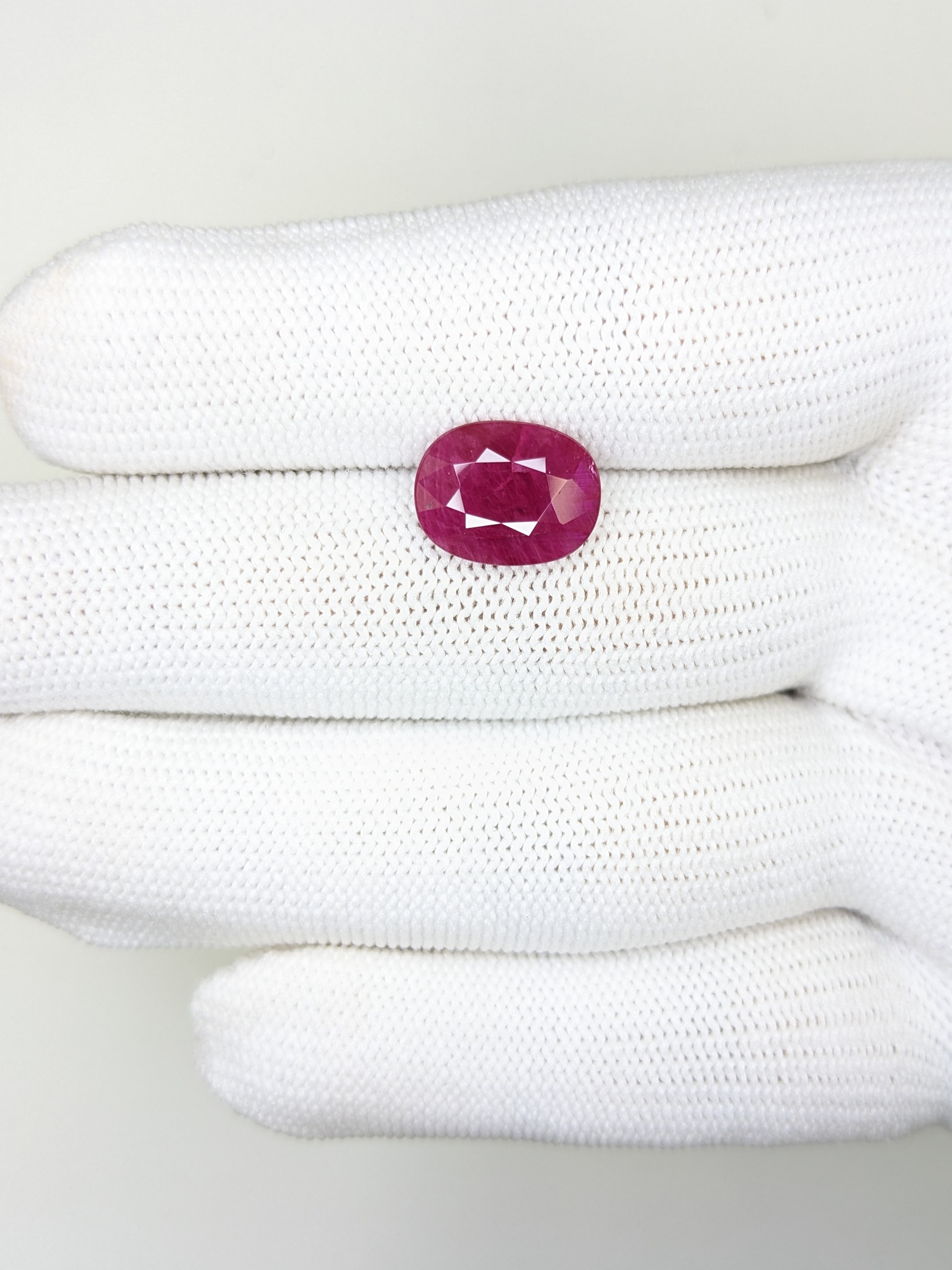 RUBY Oval: 4.75ct