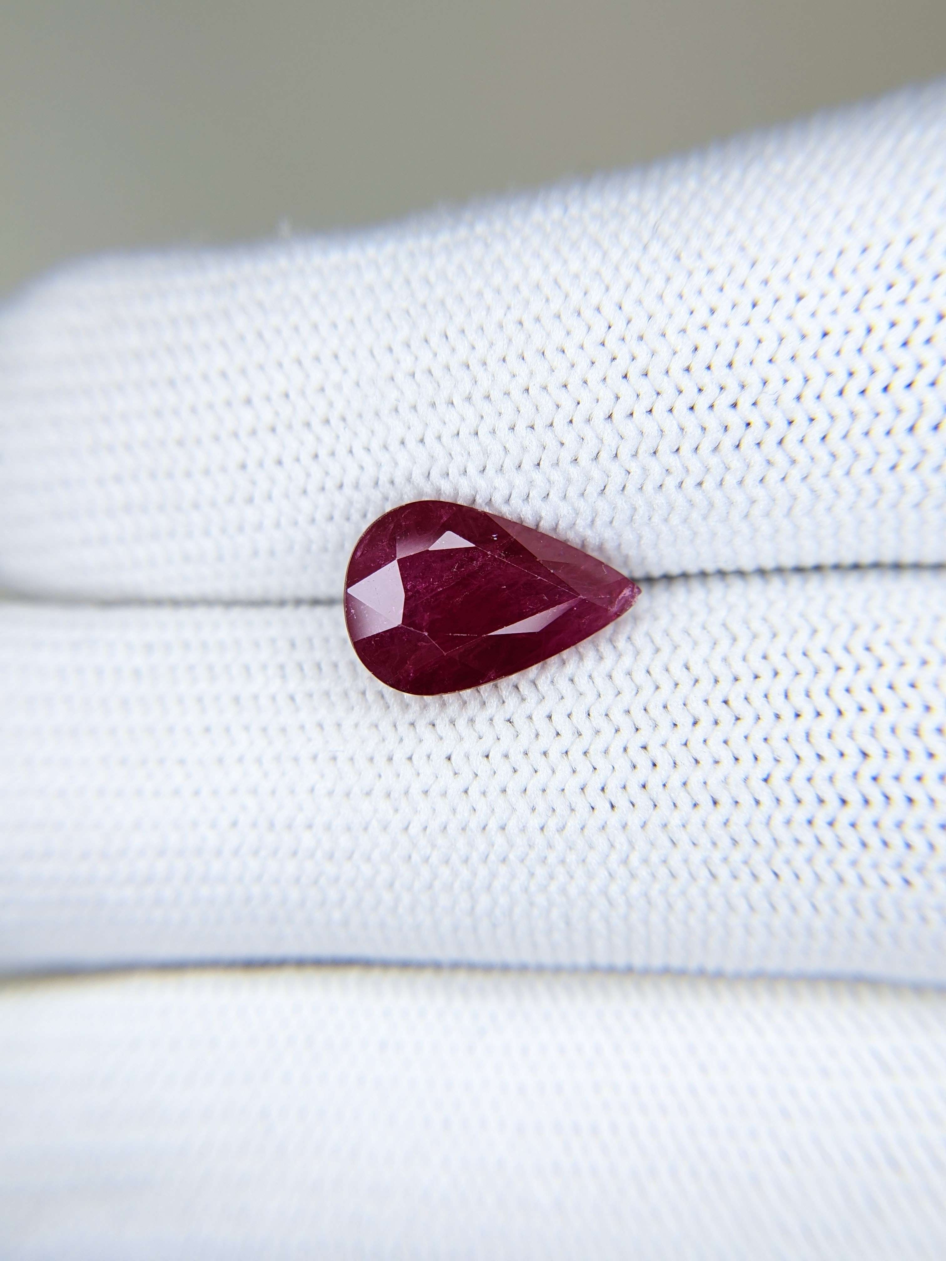 RUBY Pear: 4.10ct