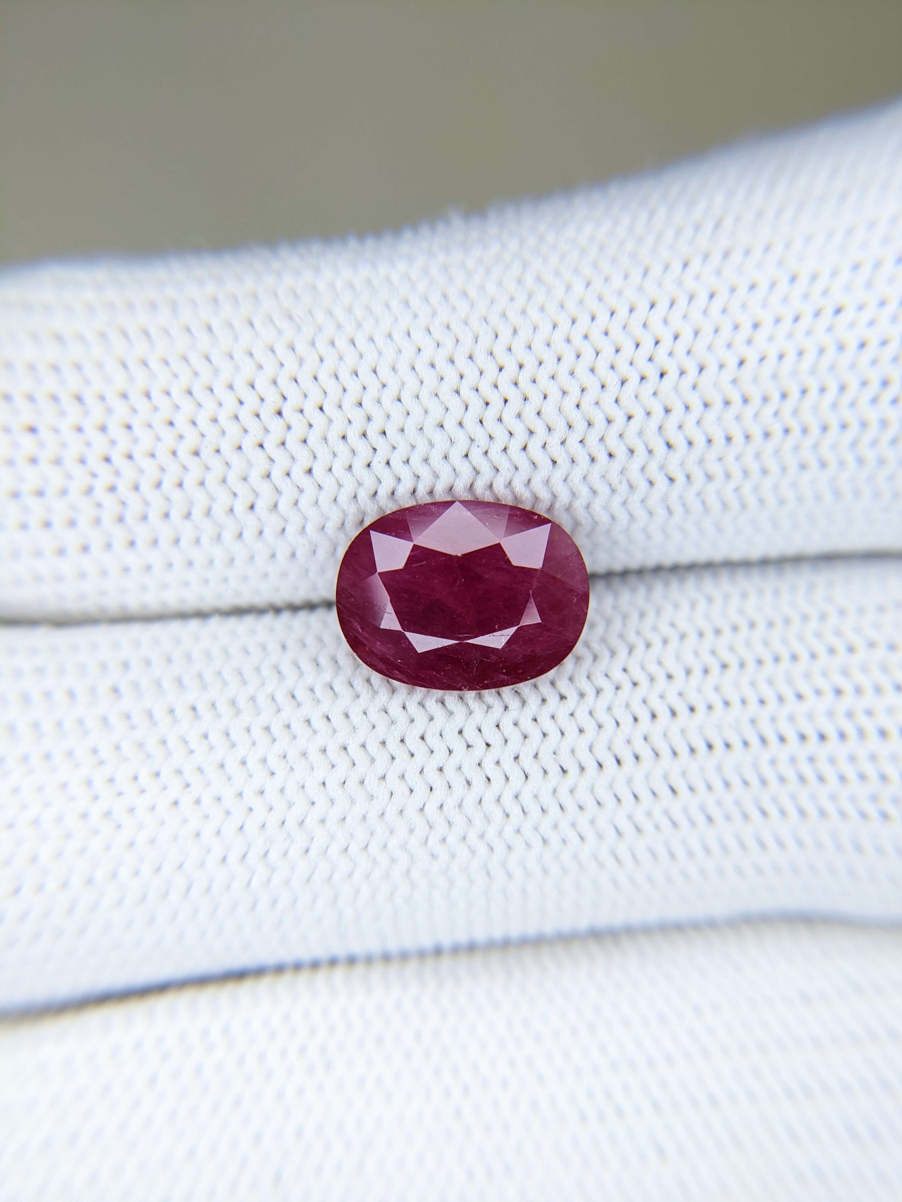 RUBY Oval: 3.75ct