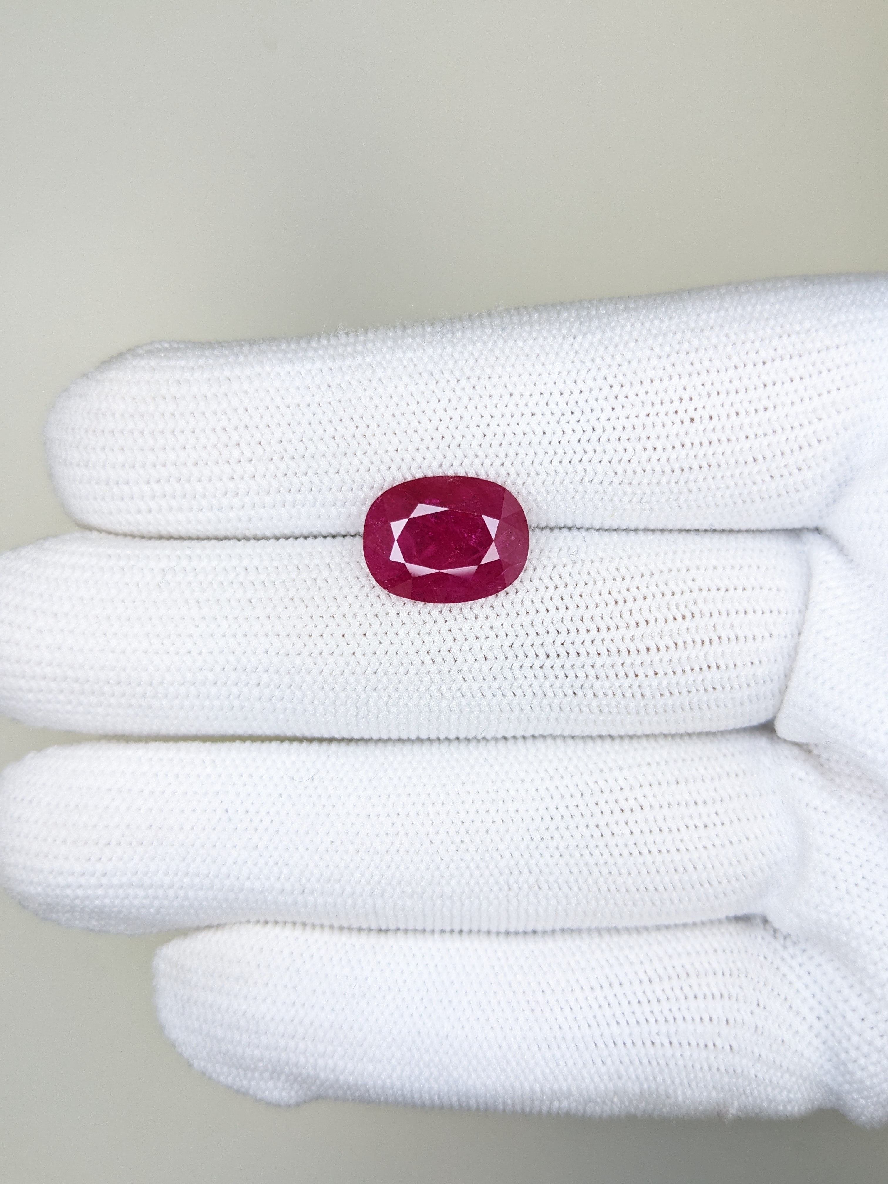RUBY Oval: 5.25ct