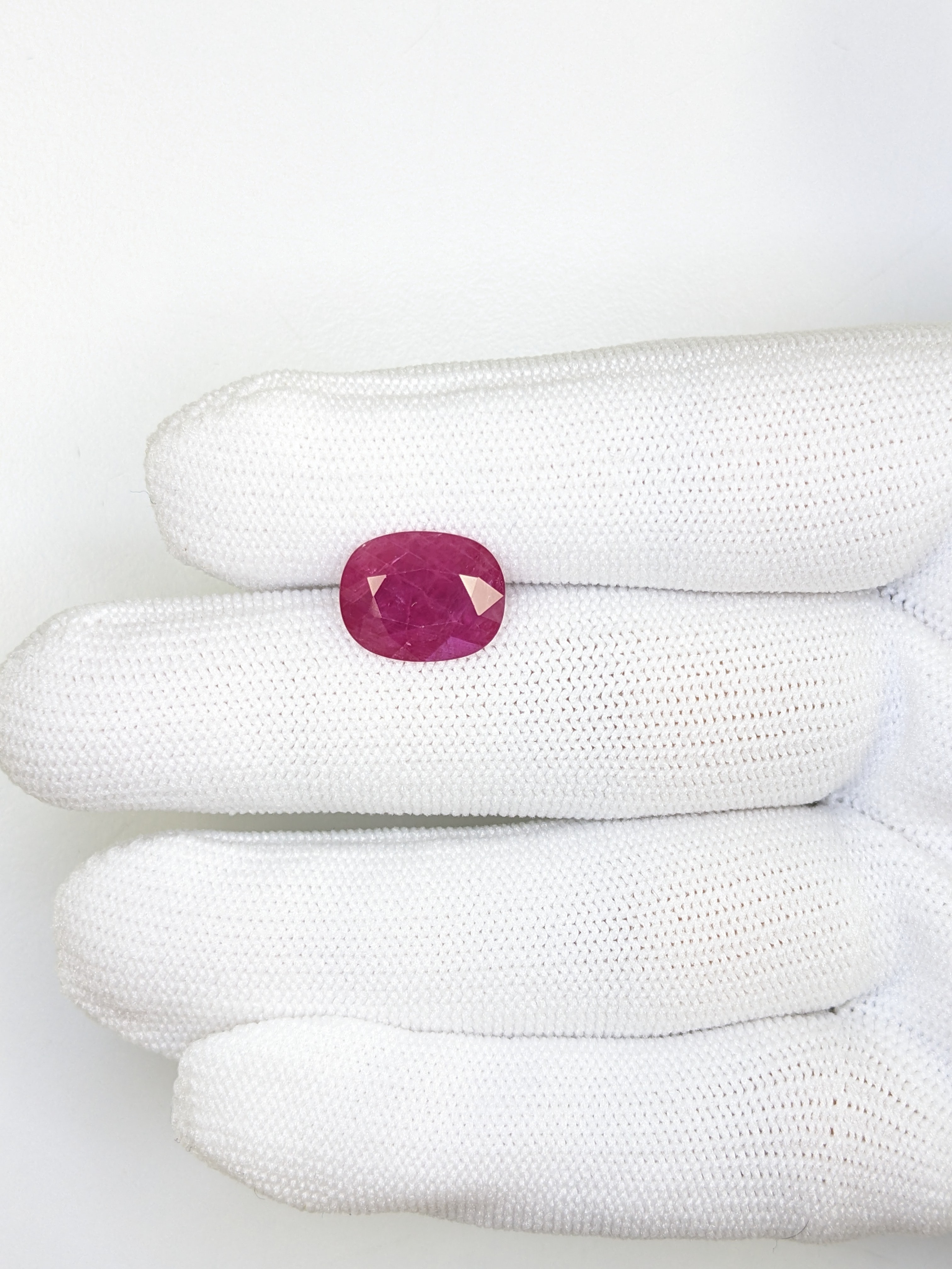 RUBY Cushion: 5.51ct